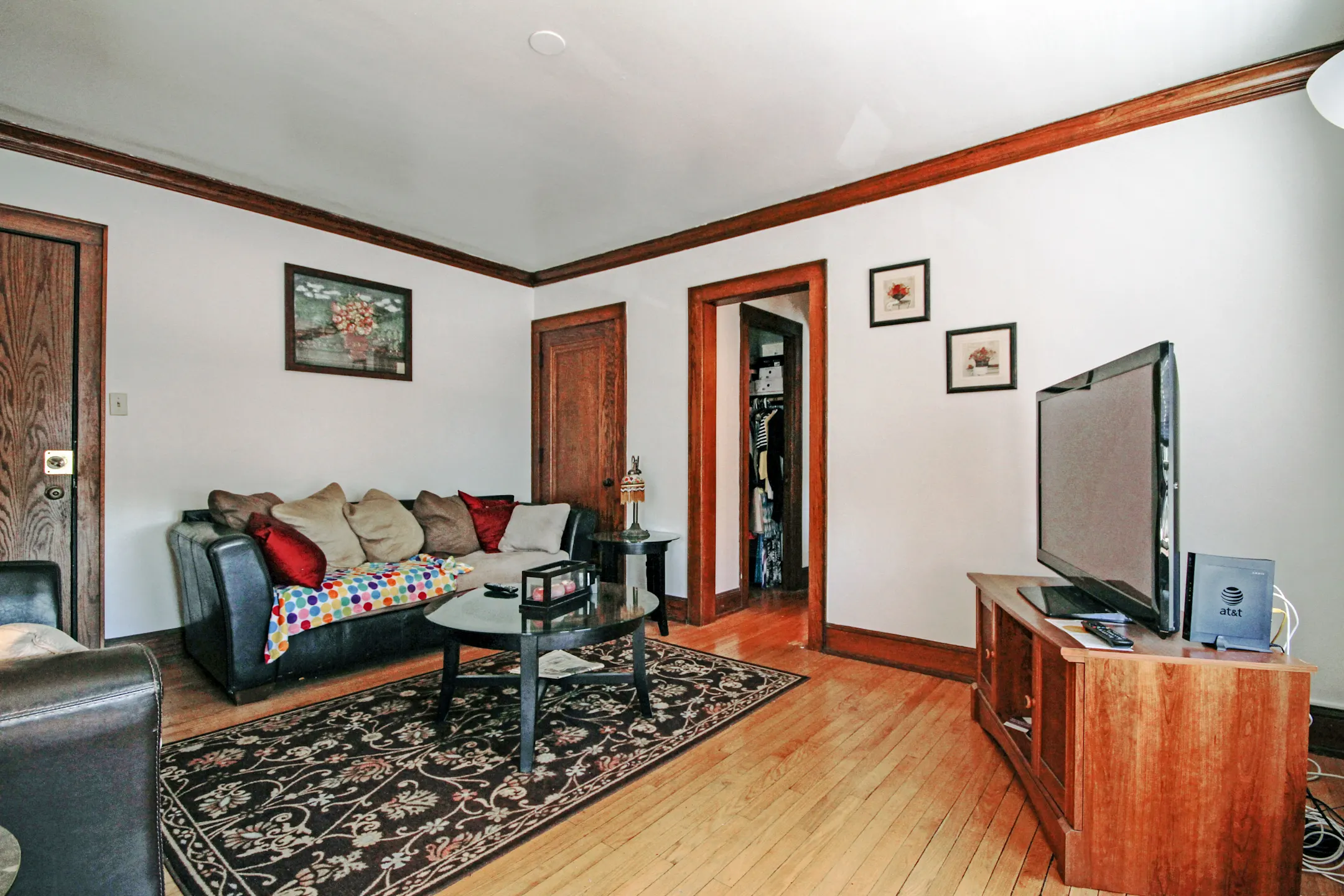 Living Room - Himount Gardens - Milwaukee, WI