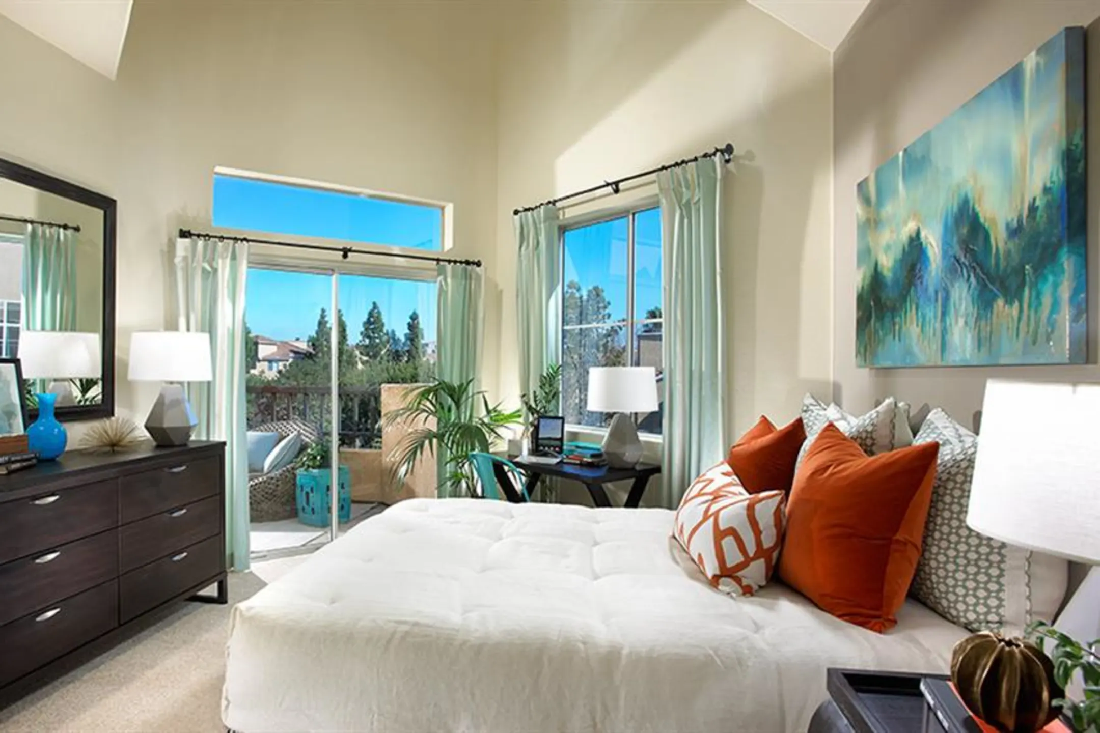 Bedroom - Valentia - San Diego, CA