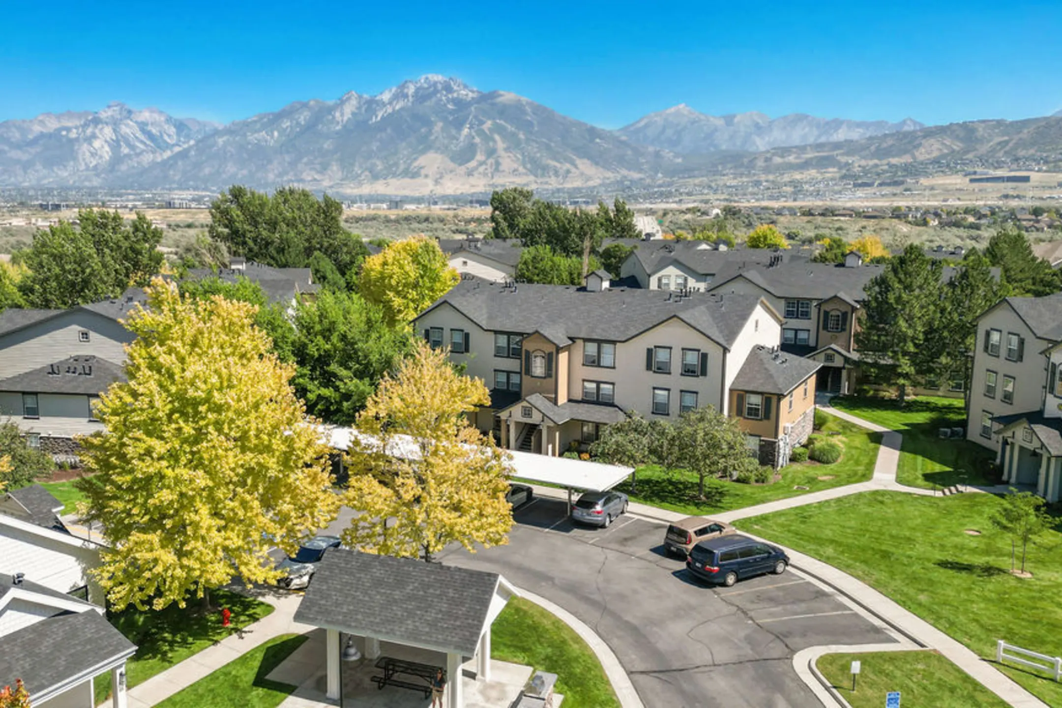 The Bluffs Apartments - Bluffdale, UT 84065