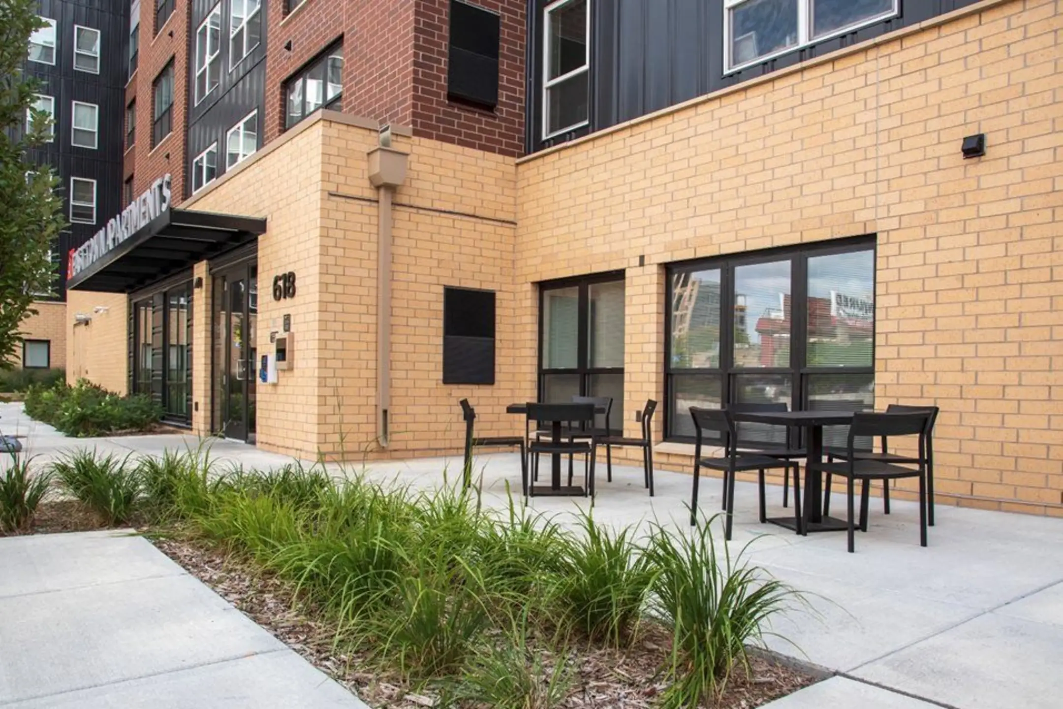 East Town Apartments 618 S. 9th Ave Minneapolis, MN Apartments for