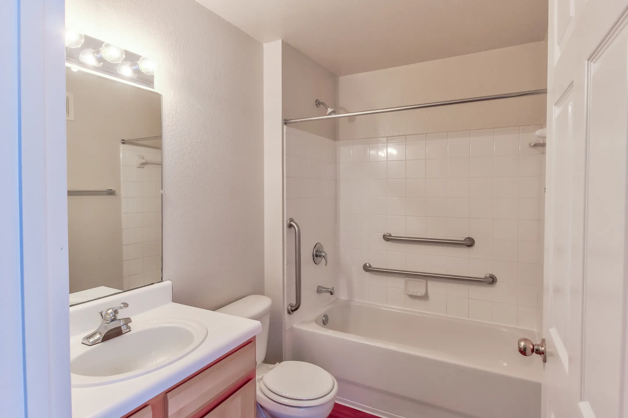 Bathroom - Plymouth Ridge Apartments - Johnson City, TN
