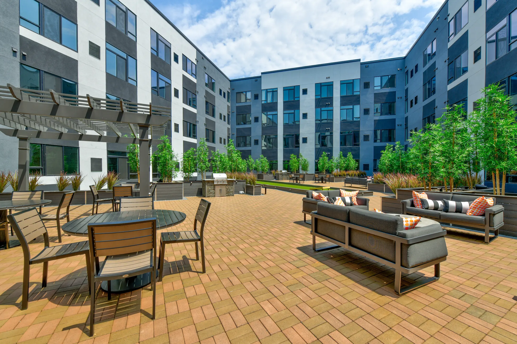 Luxor Lifestyle Apartments 9 Presidential Boulevard Bala Cynwyd, PA