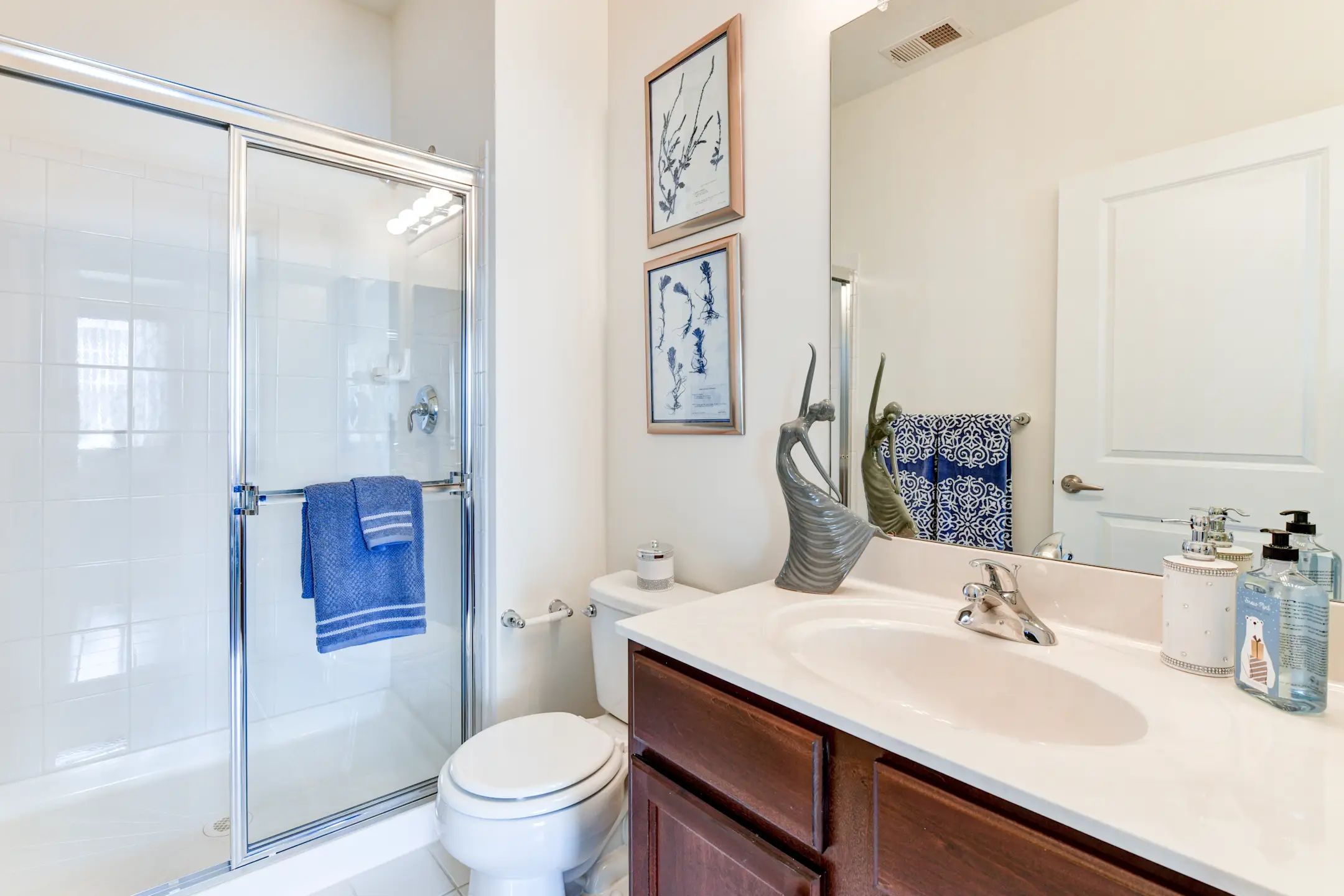 Camelot at Cinnaminson 198 Camelot Court Cinnaminson, NJ Apartments