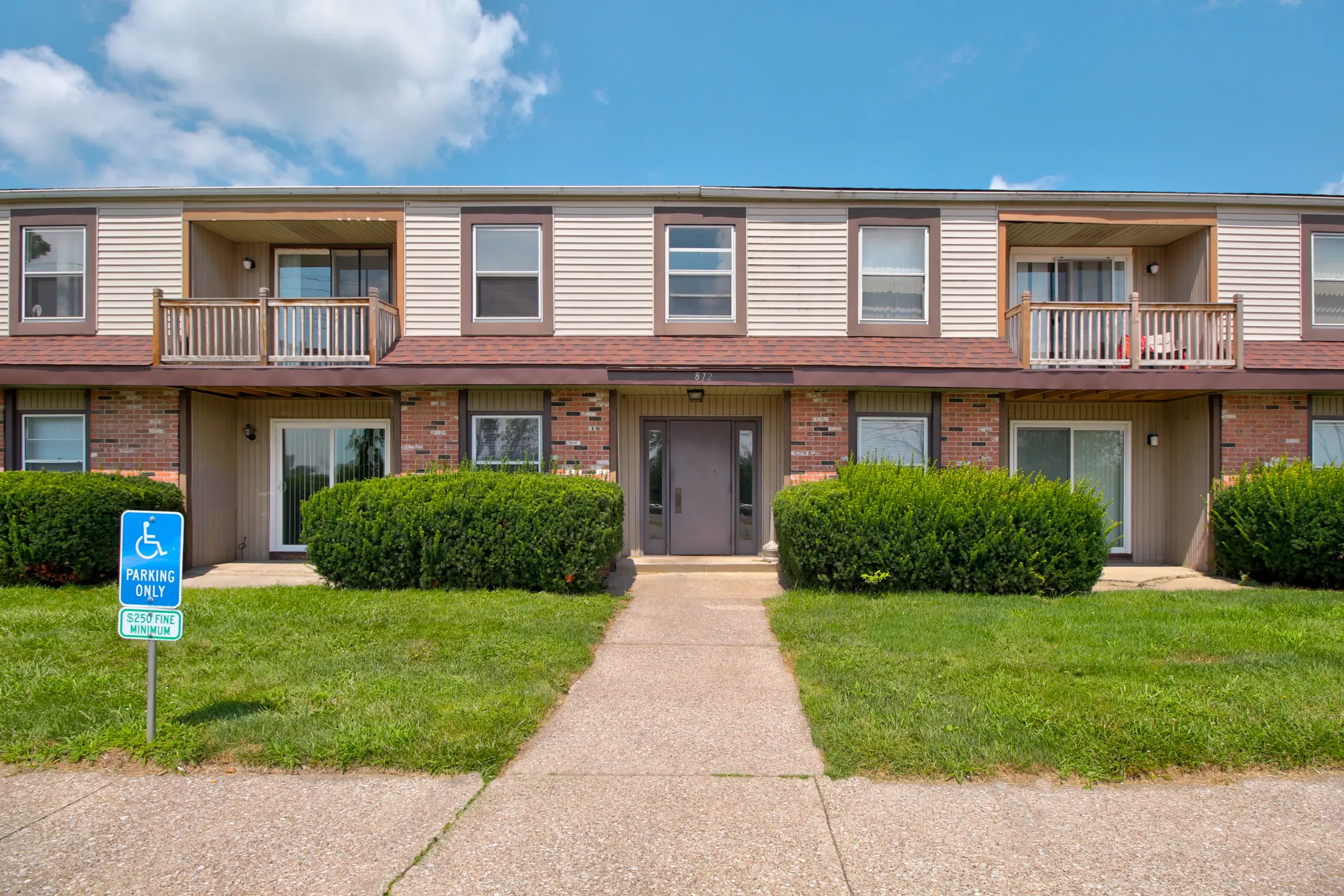 East Pointe 872 E Riverview Avenue Napoleon, OH Apartments for Rent