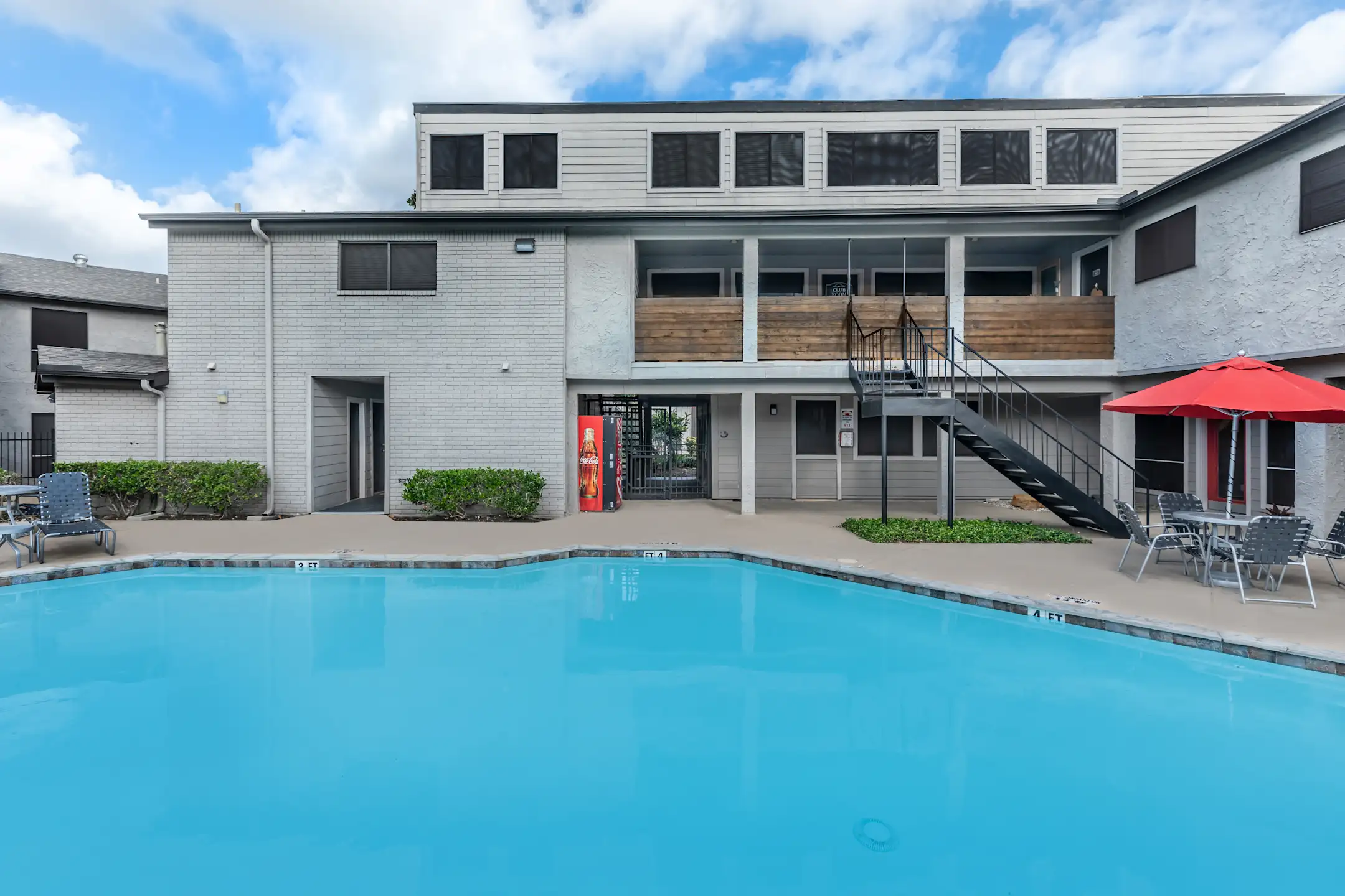 Newport At Clearlake Apartment Homes 15900 Space Center Blvd