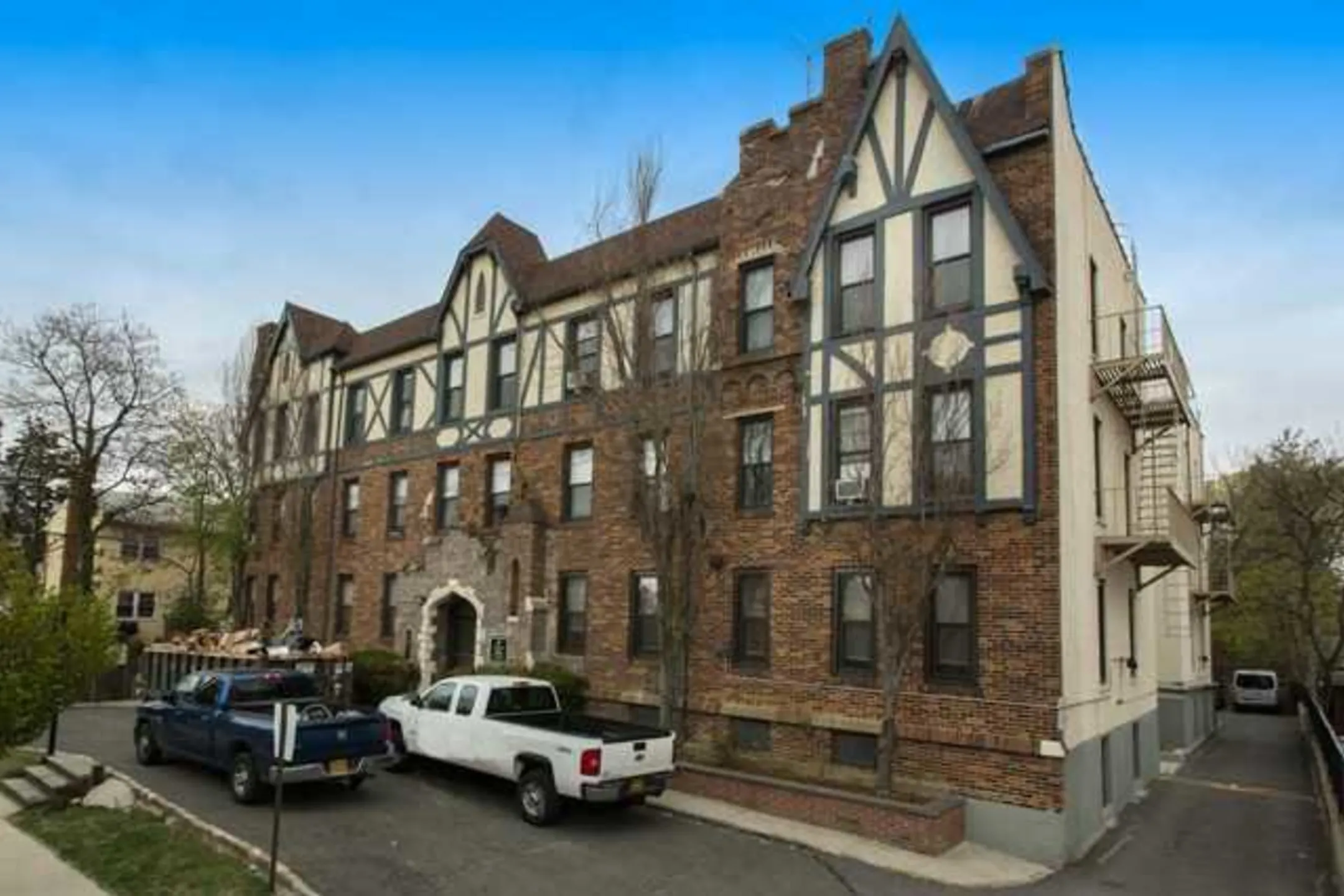 Building - Fairfield Estates At Lynbrook Village - Lynbrook, NY