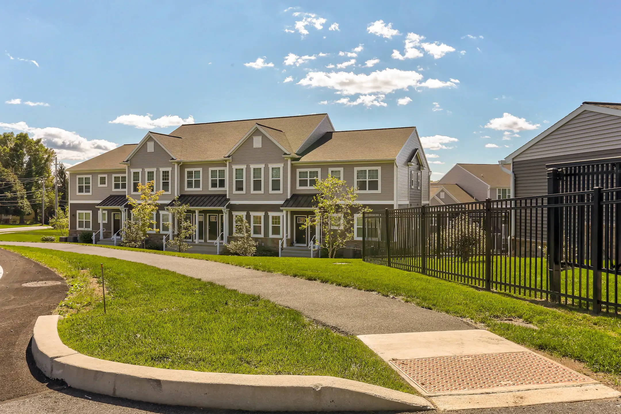 Holly Tree Apartments Apartments Manheim, PA 17545