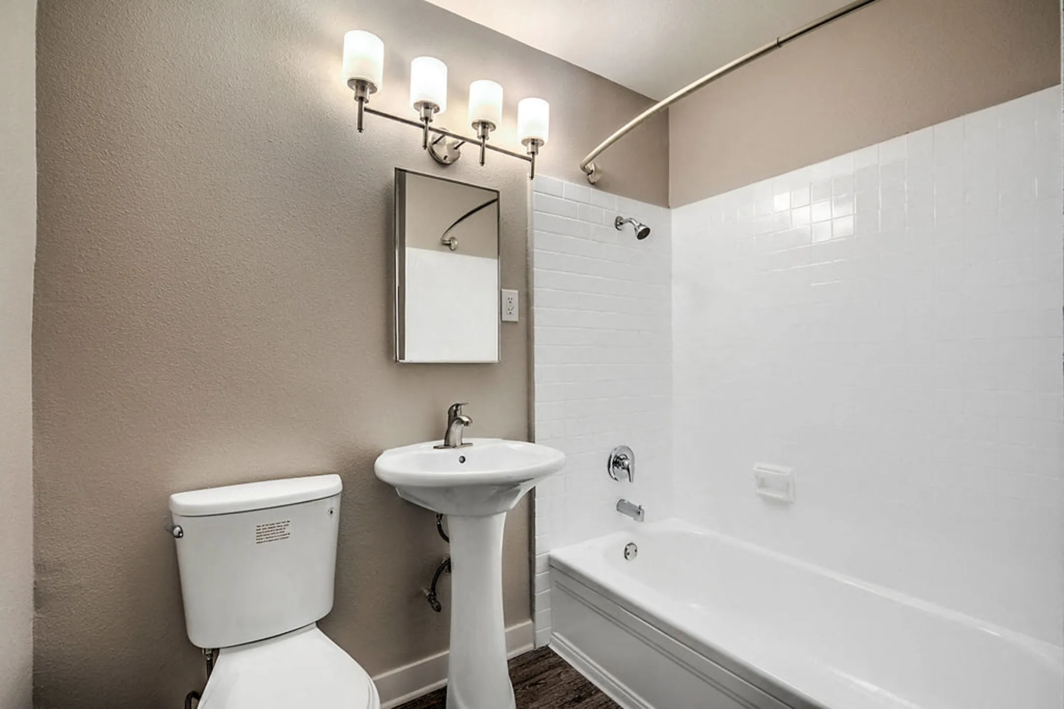 Island Apartments 8222 Rosemead Blvd Pico Rivera, CA Apartments for