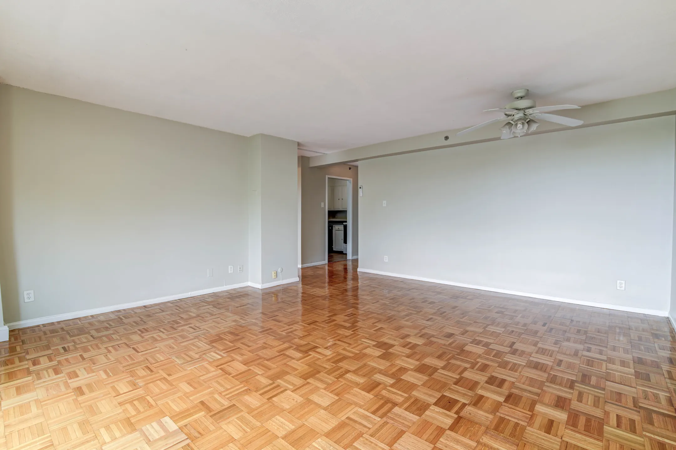 Living Room - Barclay on Beacon - Brookline, MA