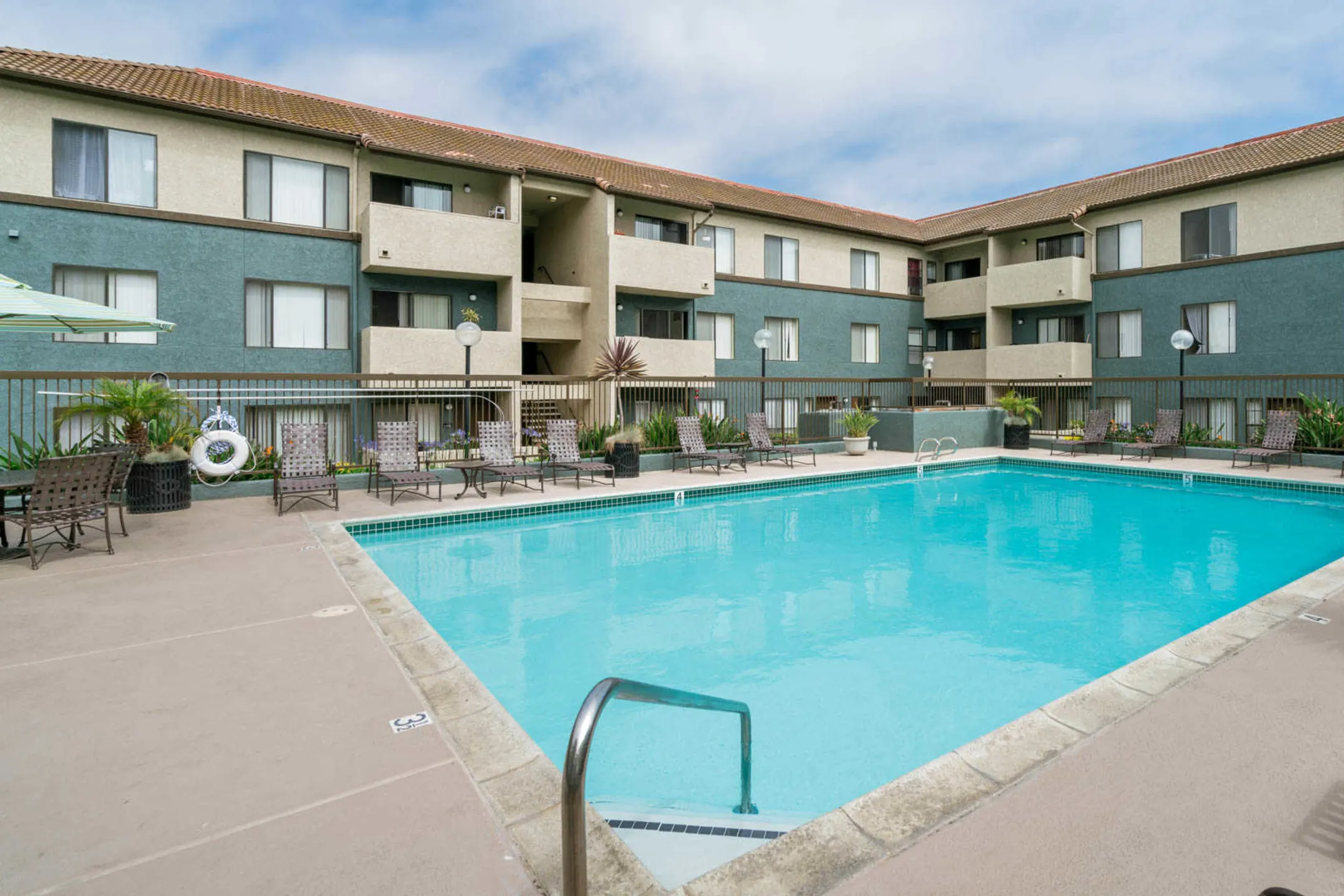 Ocean Crest Apartments Solana Beach, CA 92075