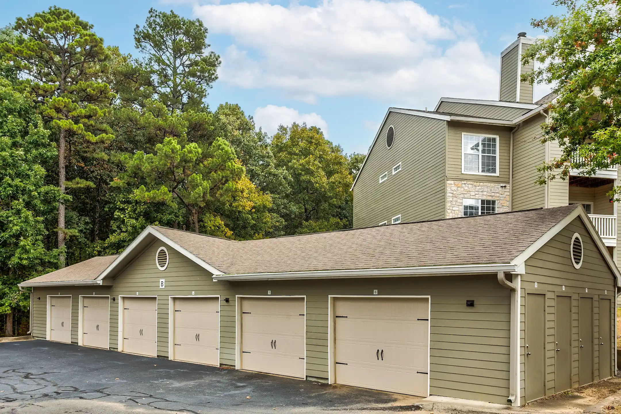 Chenal Commons Apartments Little Rock, AR 72223