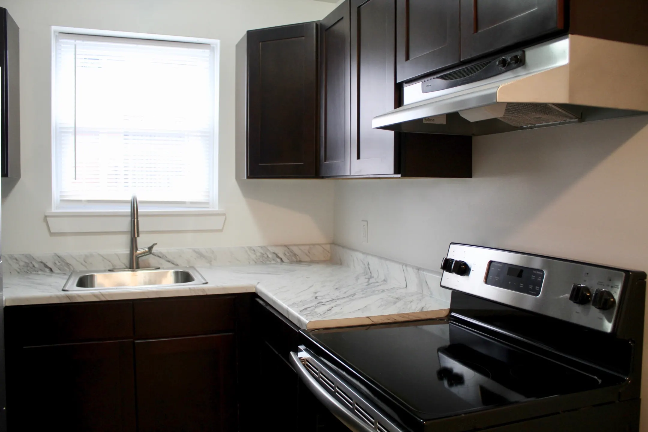 Kitchen - The Crossings at Elmwood - Woodlyn, PA
