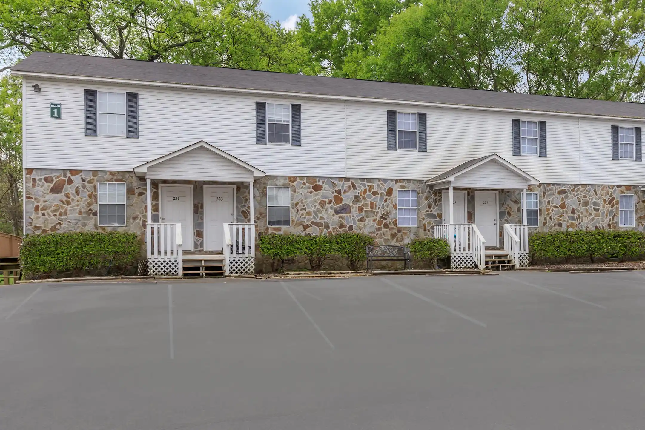 Twin Oaks Apartments Apartments Calhoun, GA 30701