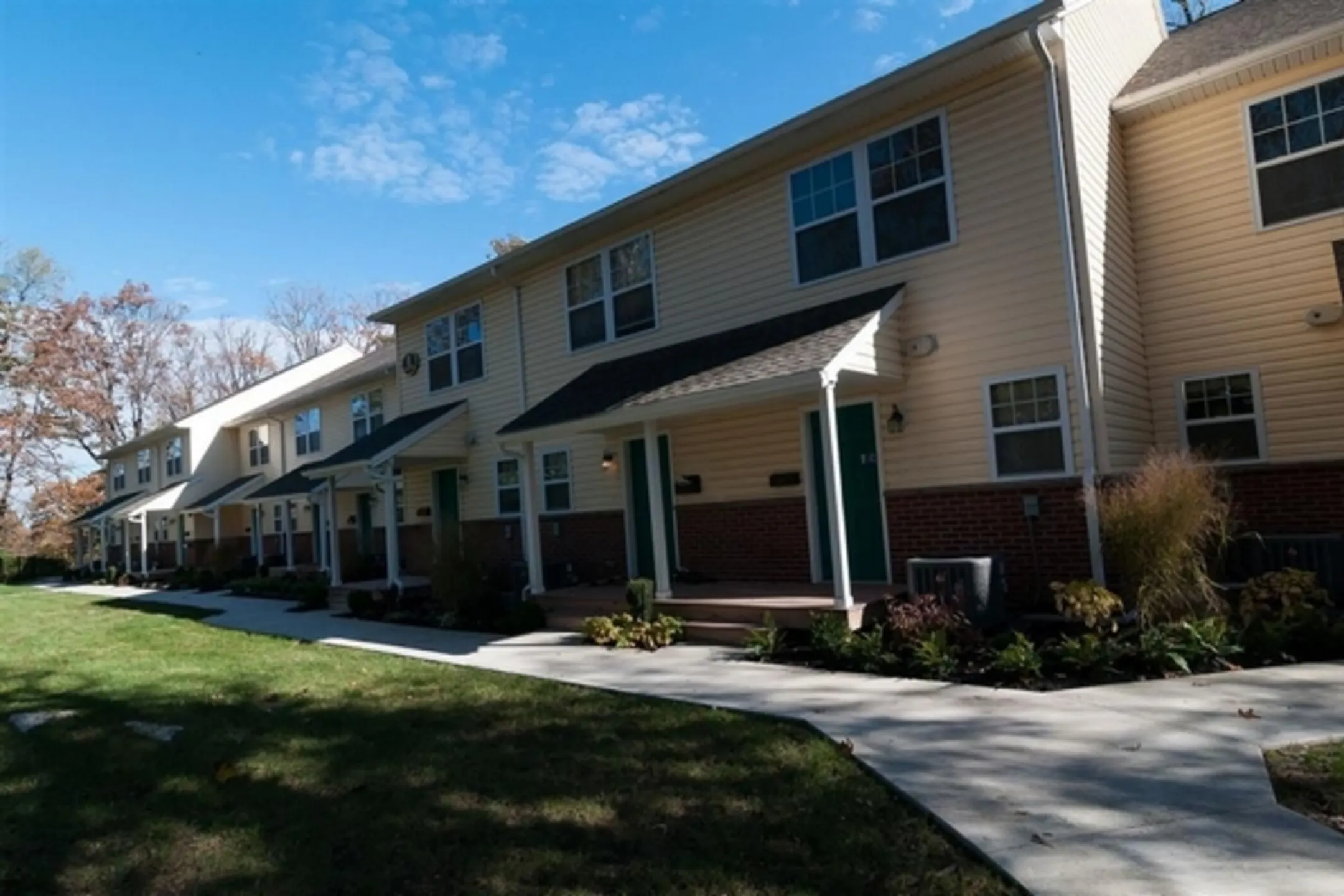 HudsonView Living 2 Lakeview Dr Peekskill, NY Apartments for Rent