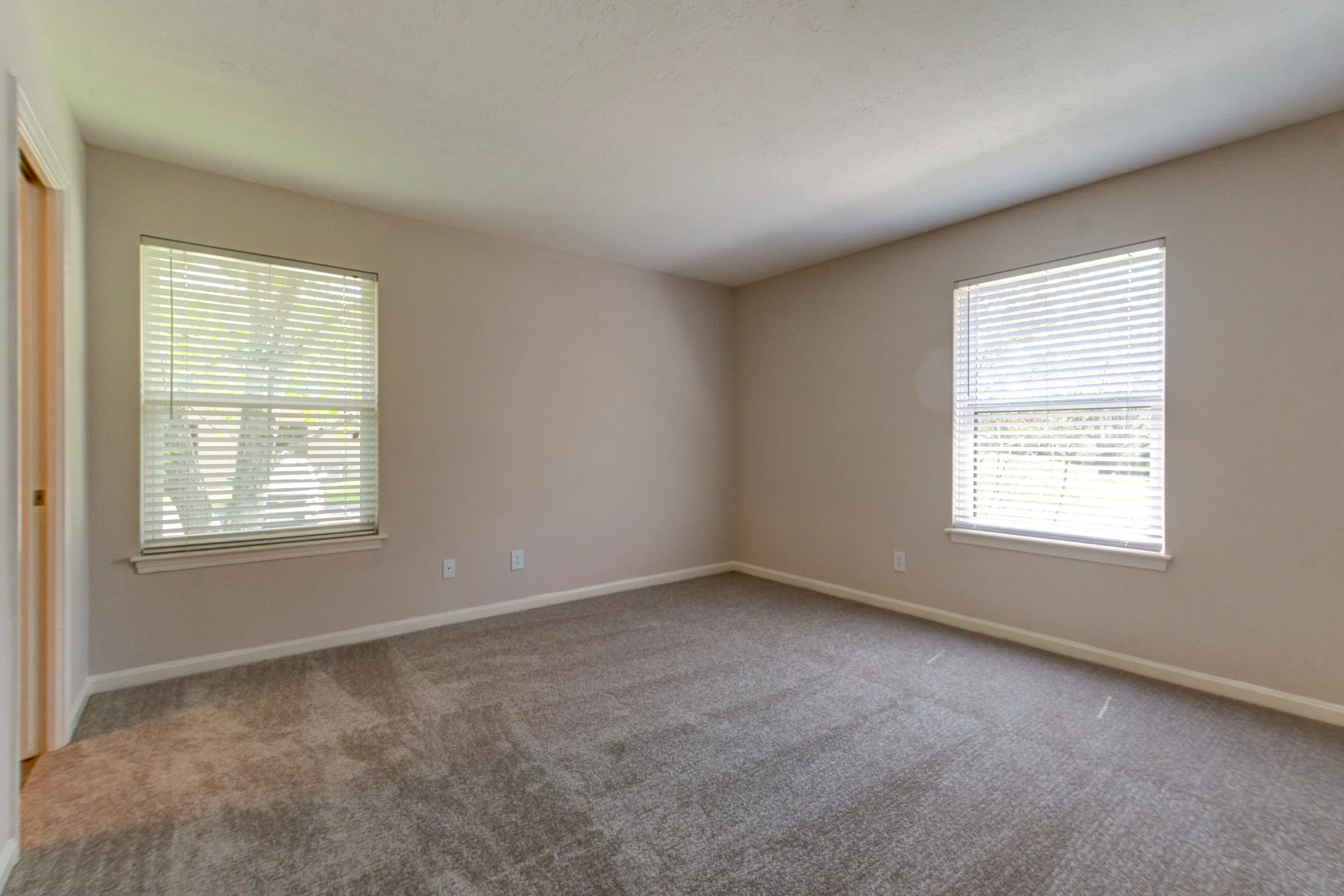 The Willows Of Plainview 9800 Willow Brook Cir Louisville, KY