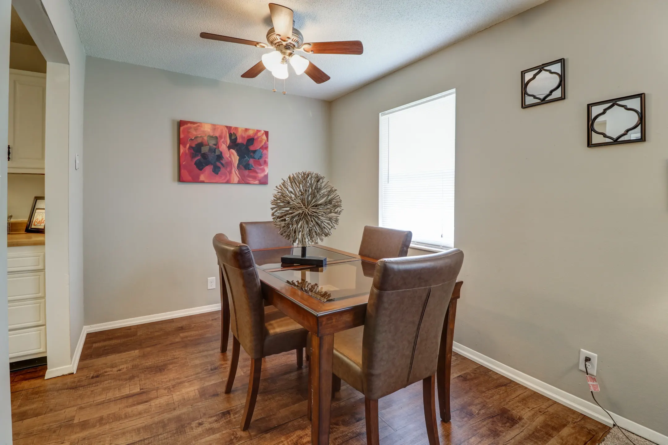 Dining Room - Diamond Valley Apartment Homes - Evansville, IN