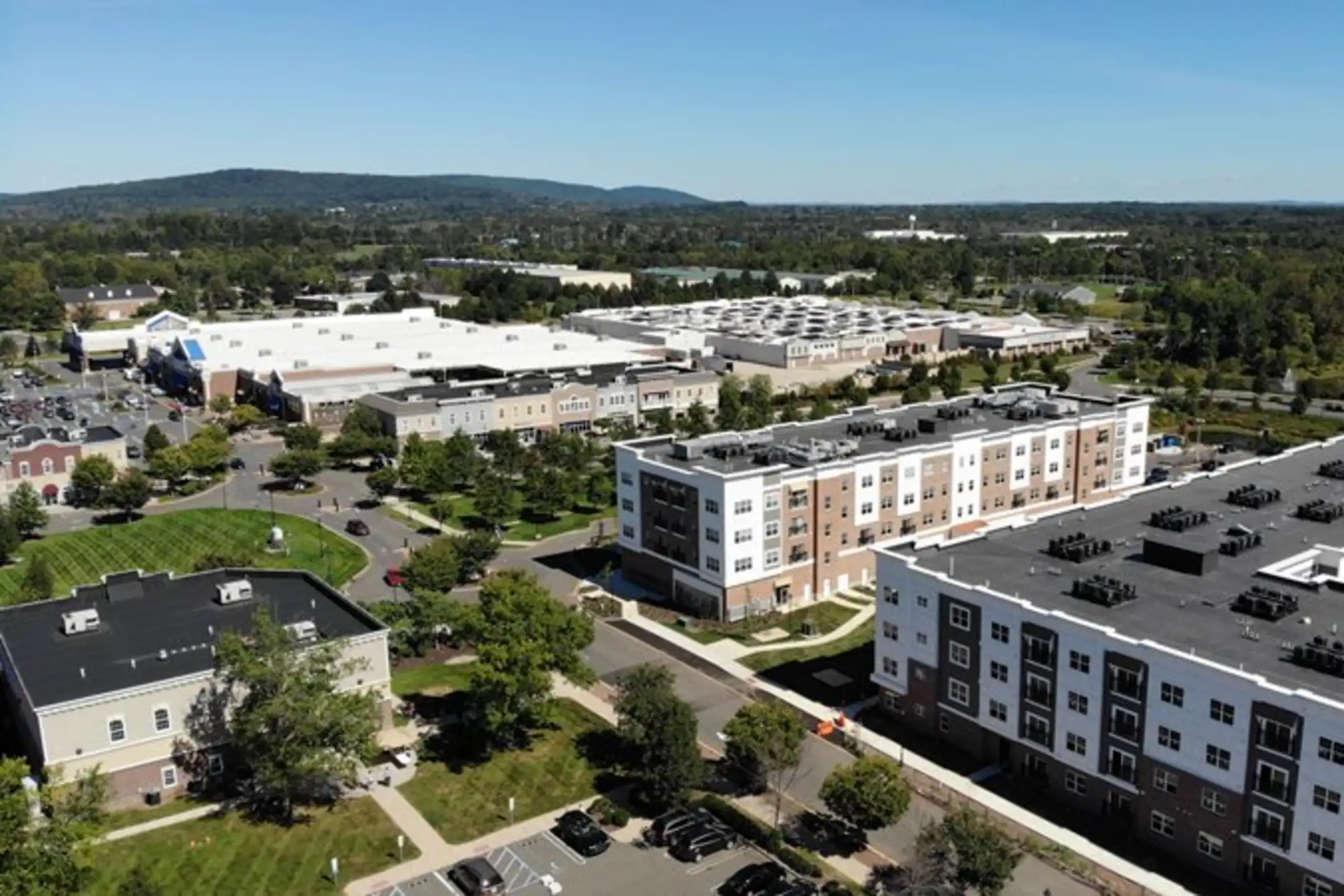 The Residences at Raritan Town Square Apartments Flemington, NJ 08822