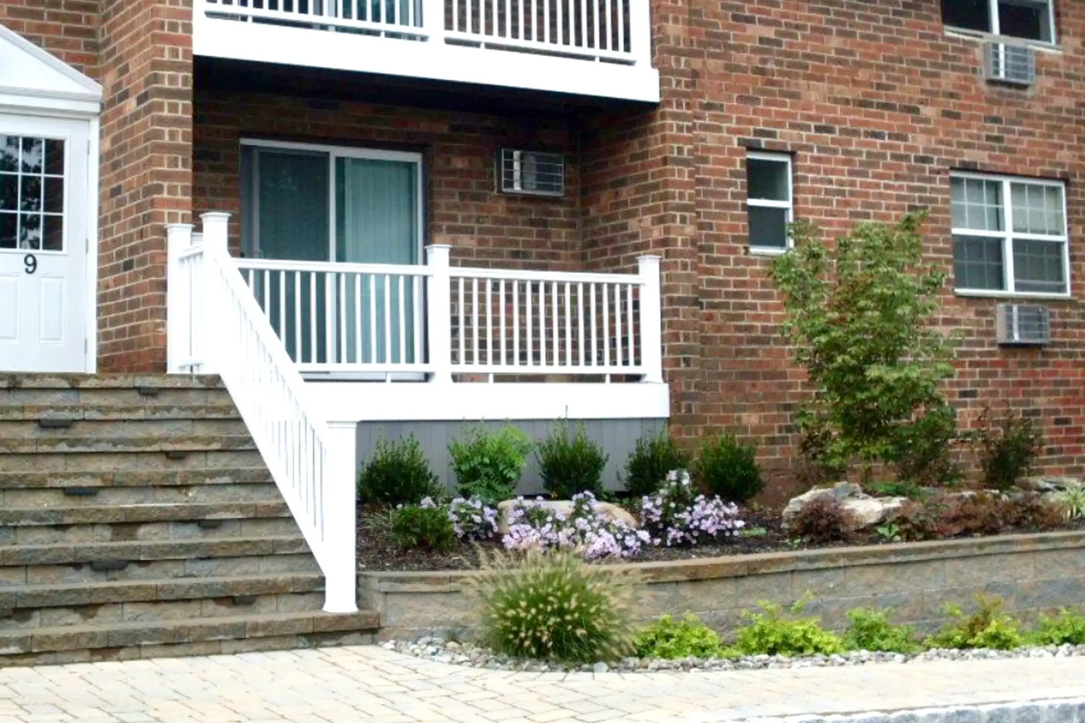 Tor View Village Apartments 1 Kensington Cir Garnerville, NY