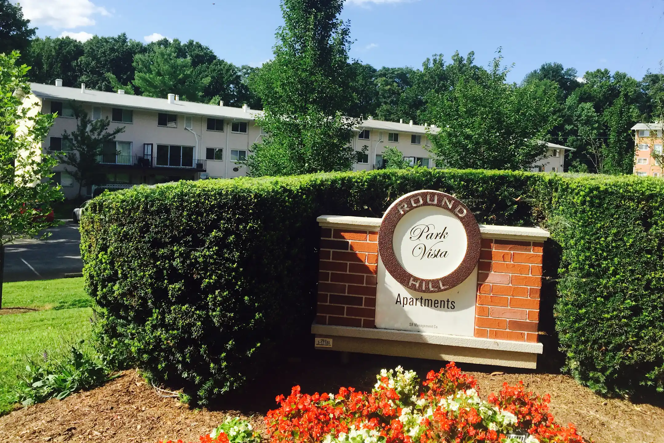 Round Hill Apartments of Chevy Chase 8584 Freyman Dr Chevy Chase