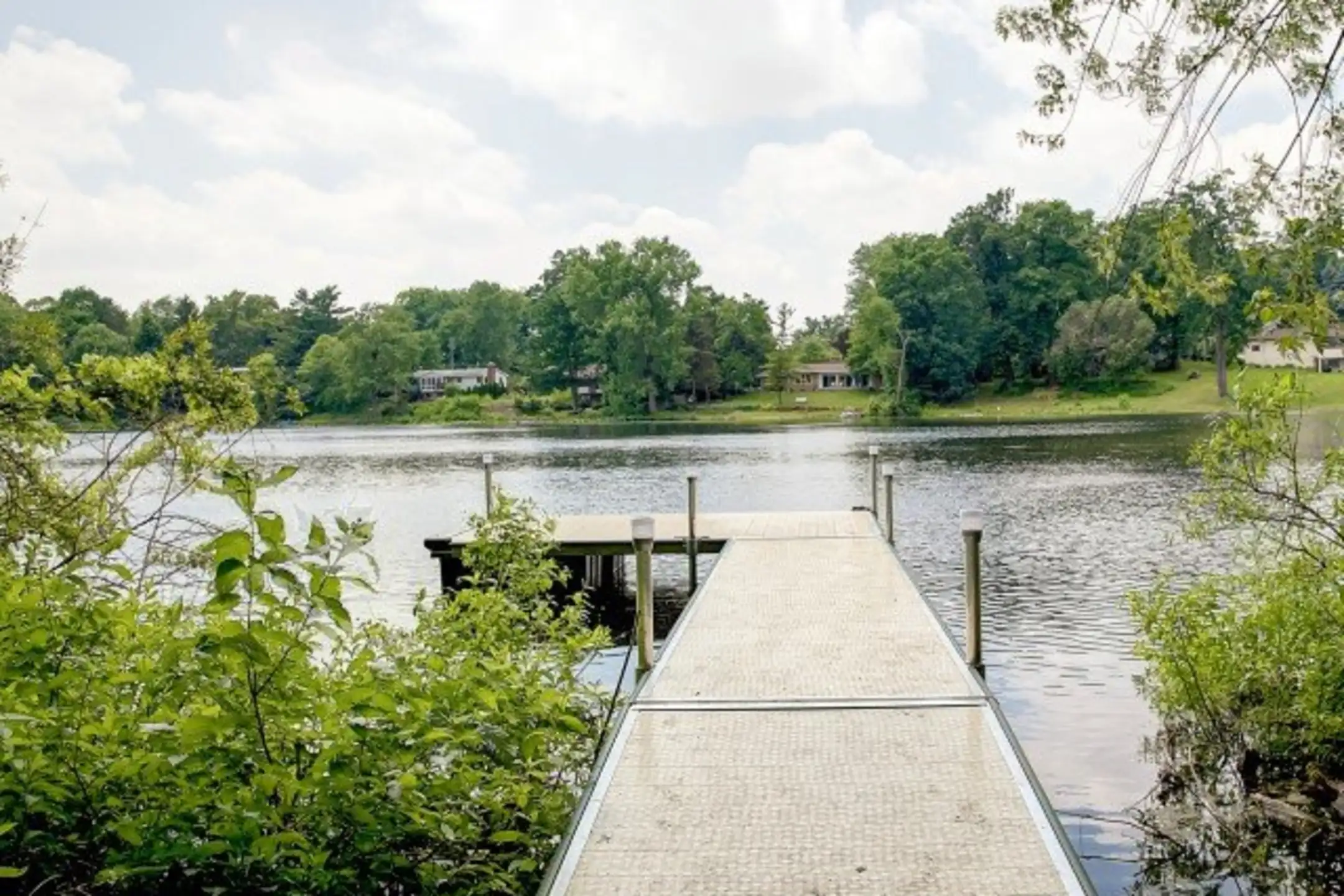 Lake Forest Apartments - Grand Rapids, MI