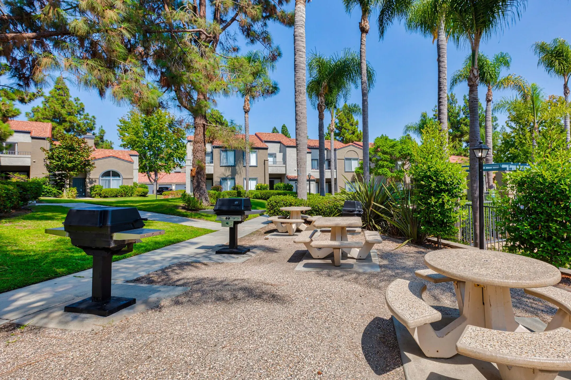 Montecito Apartments Oceanside