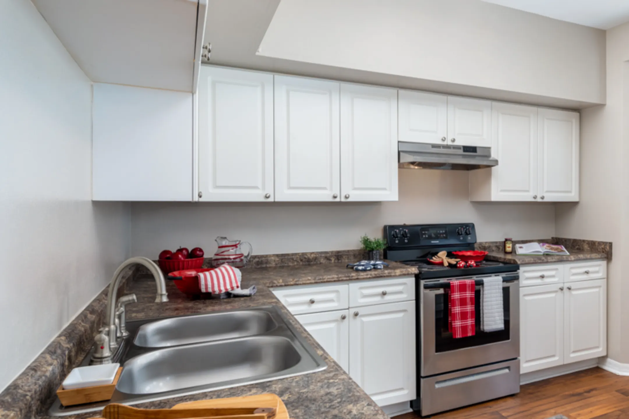 MAA Hammocks 25 Johnny Mercer Blvd Savannah, GA Apartments for Rent