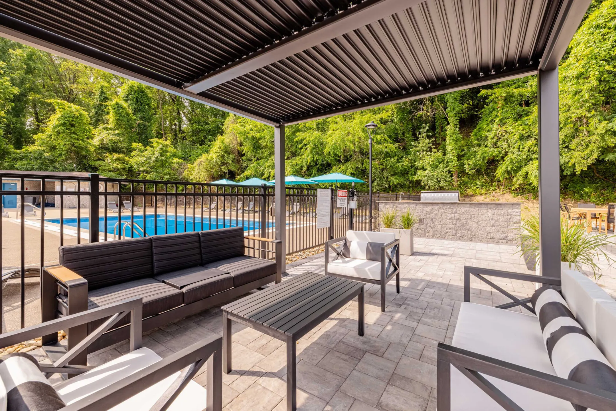 Patio / Deck - The Flats at Fox Hill - Monroeville, PA