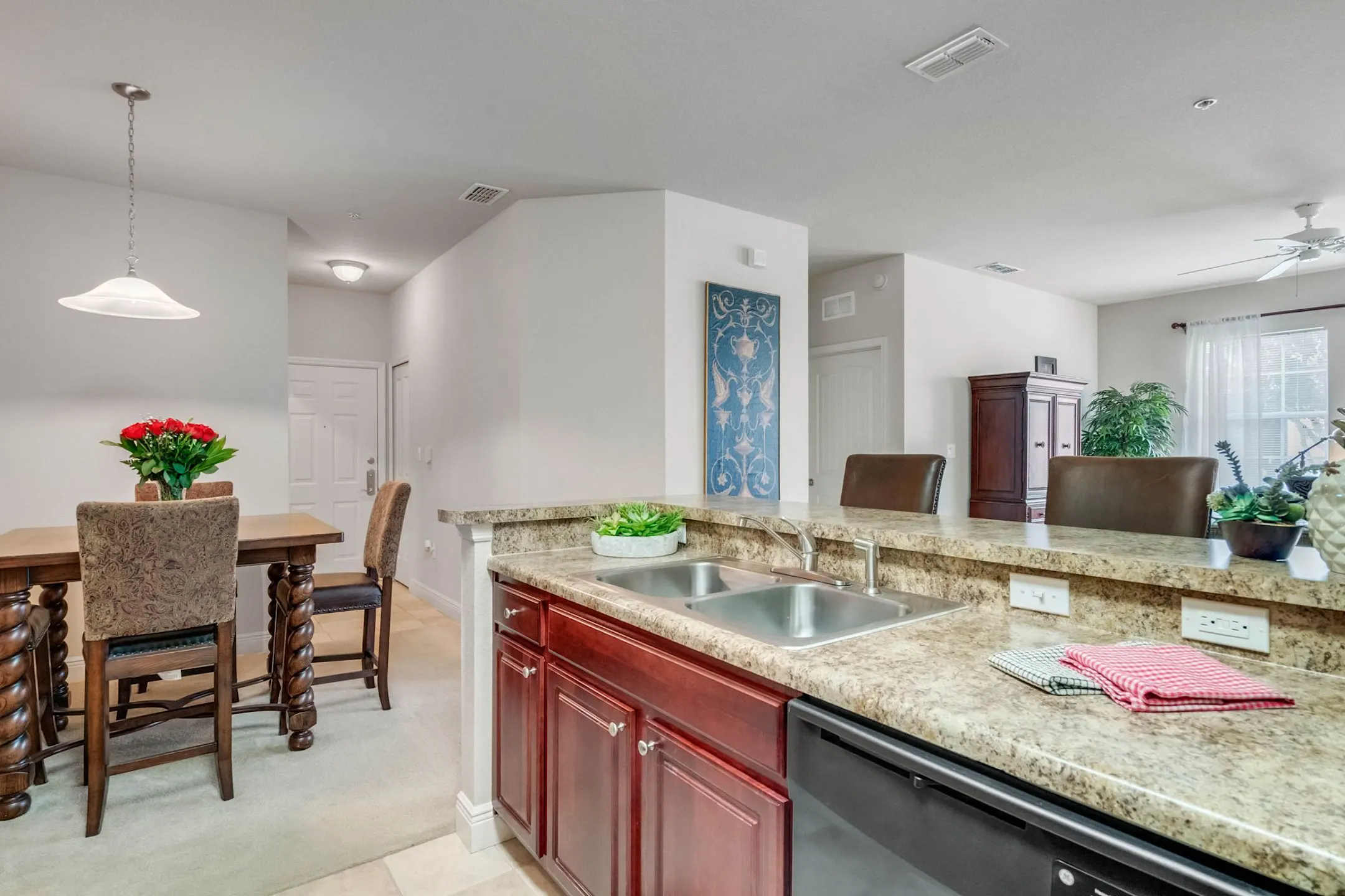 Kitchen - Victoria Park Apartment - Davenport, FL