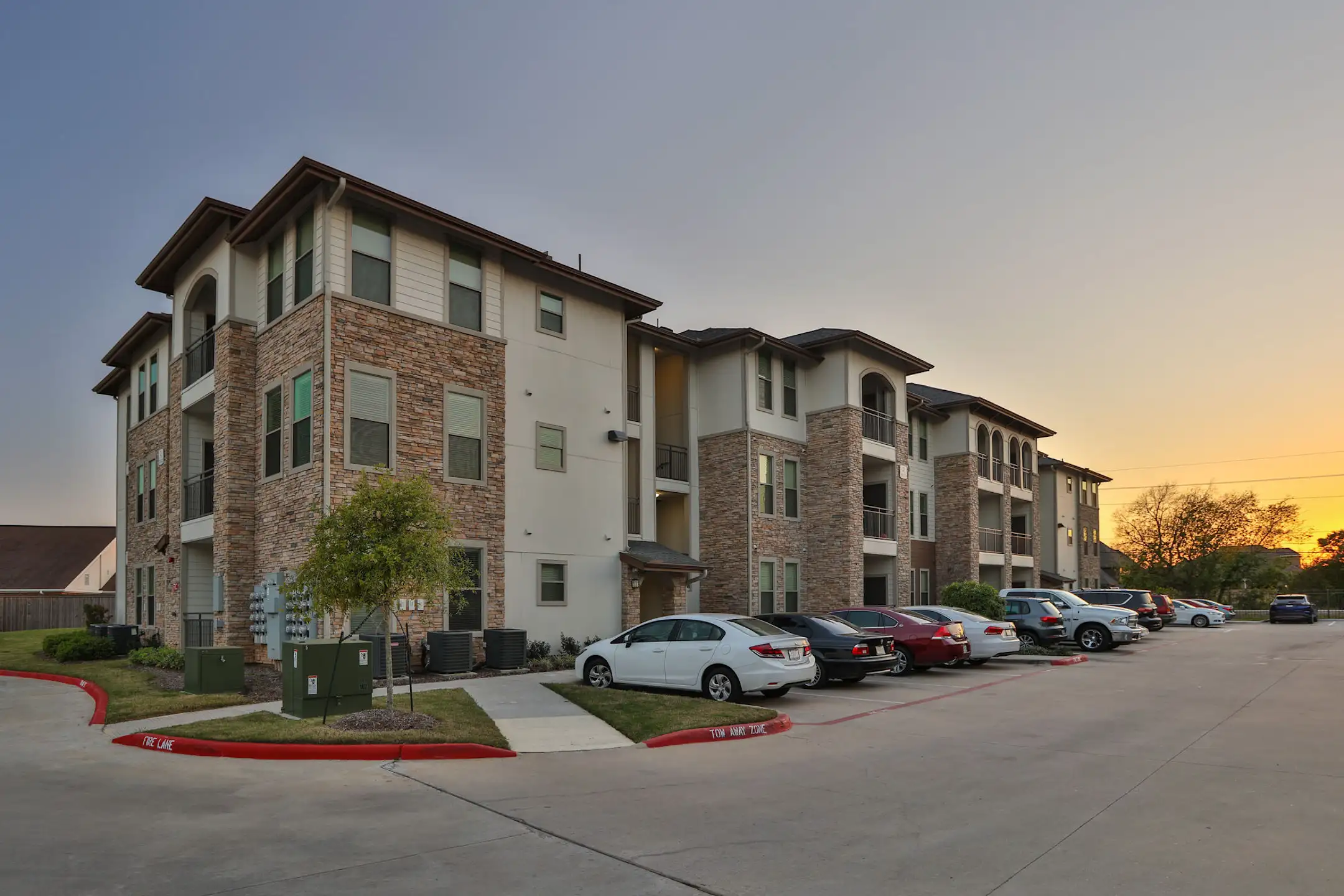 Olympus at Waterside Estates Apartments - Richmond, TX 77406