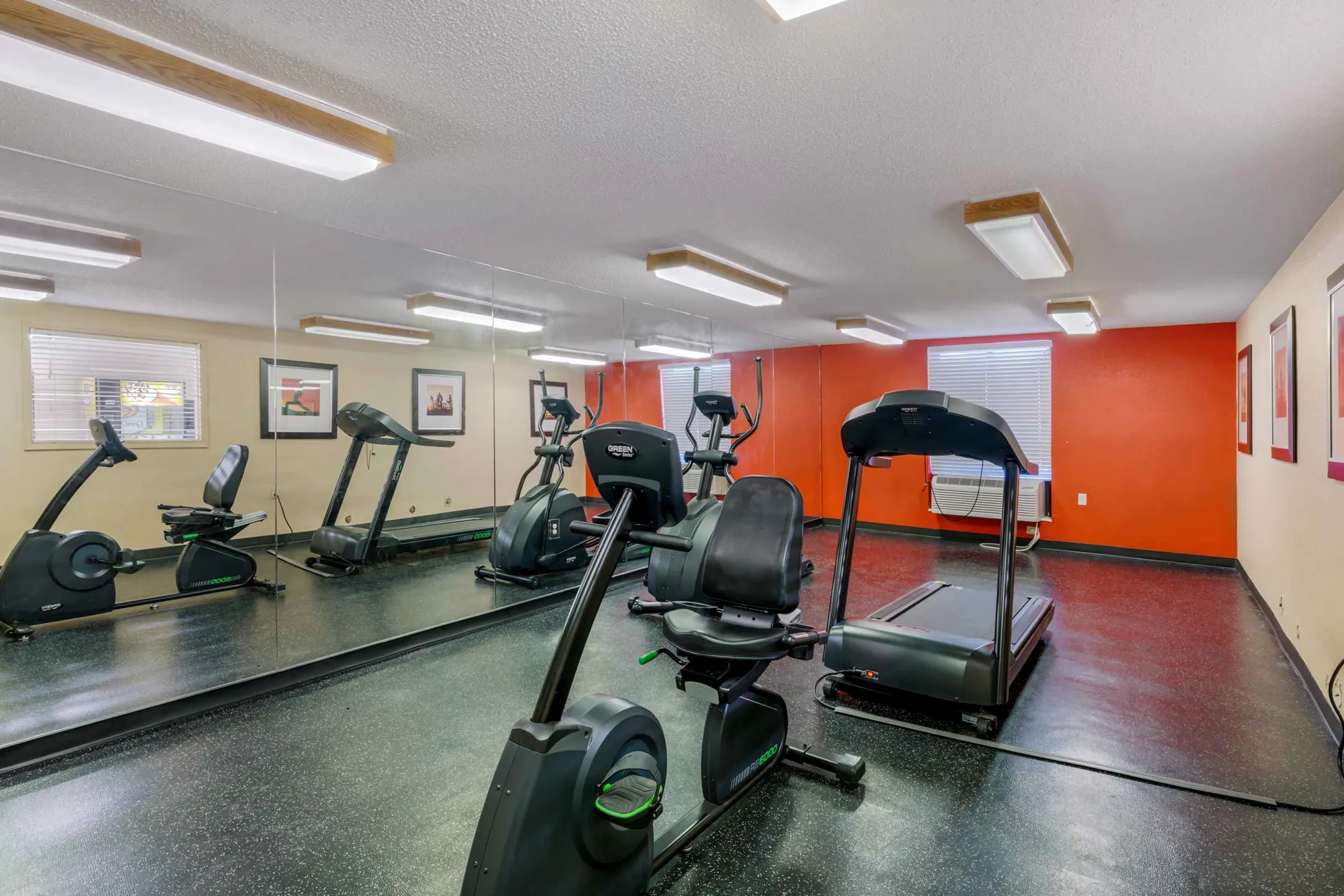 Fitness Weight Room - Furnished Studio - Dallas - Las Colinas - Meadow Creek Dr. - Irving, TX