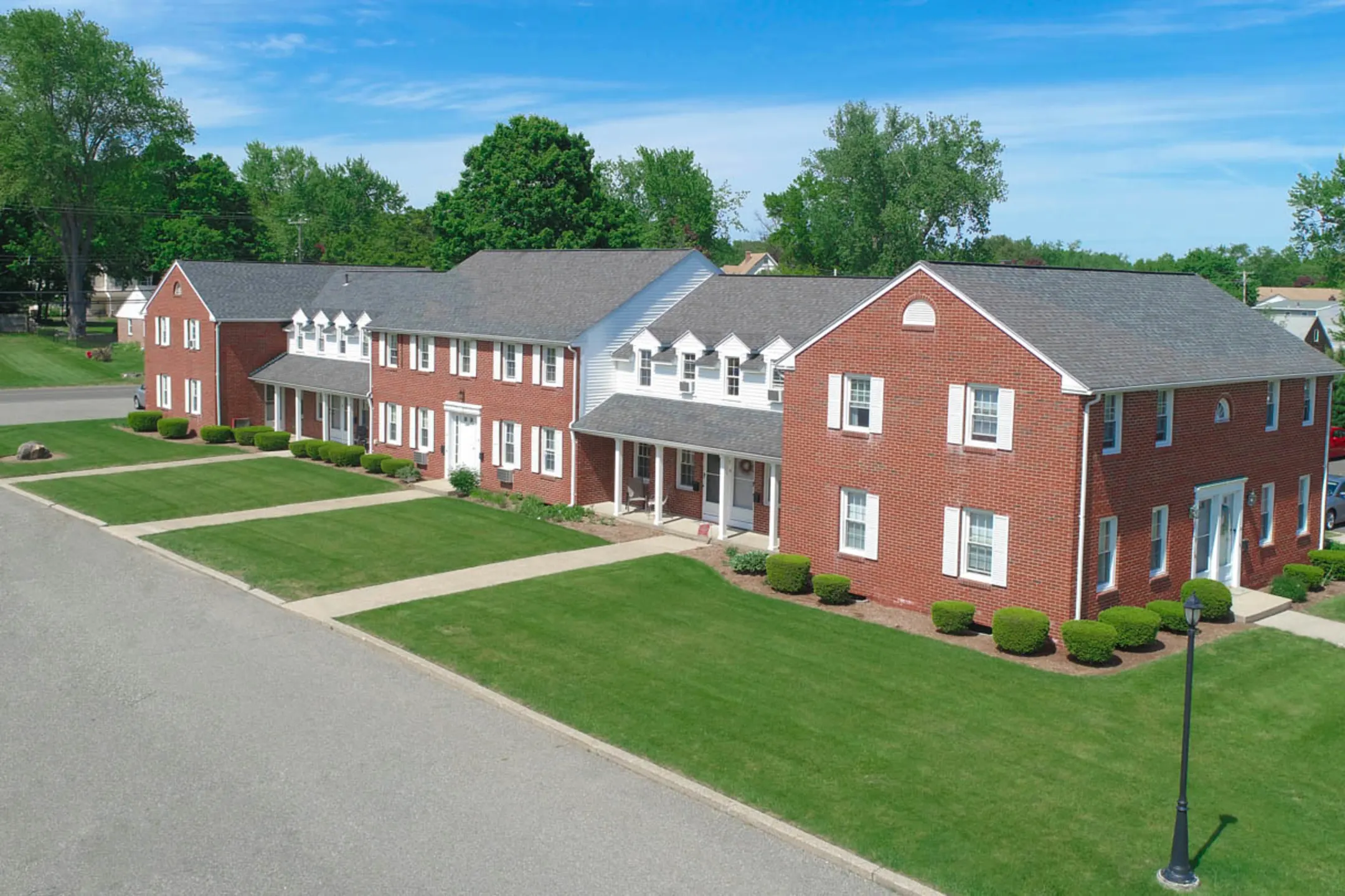 Pynchon Towne Houses 350 Meadow Street Agawam, MA Townhomes for