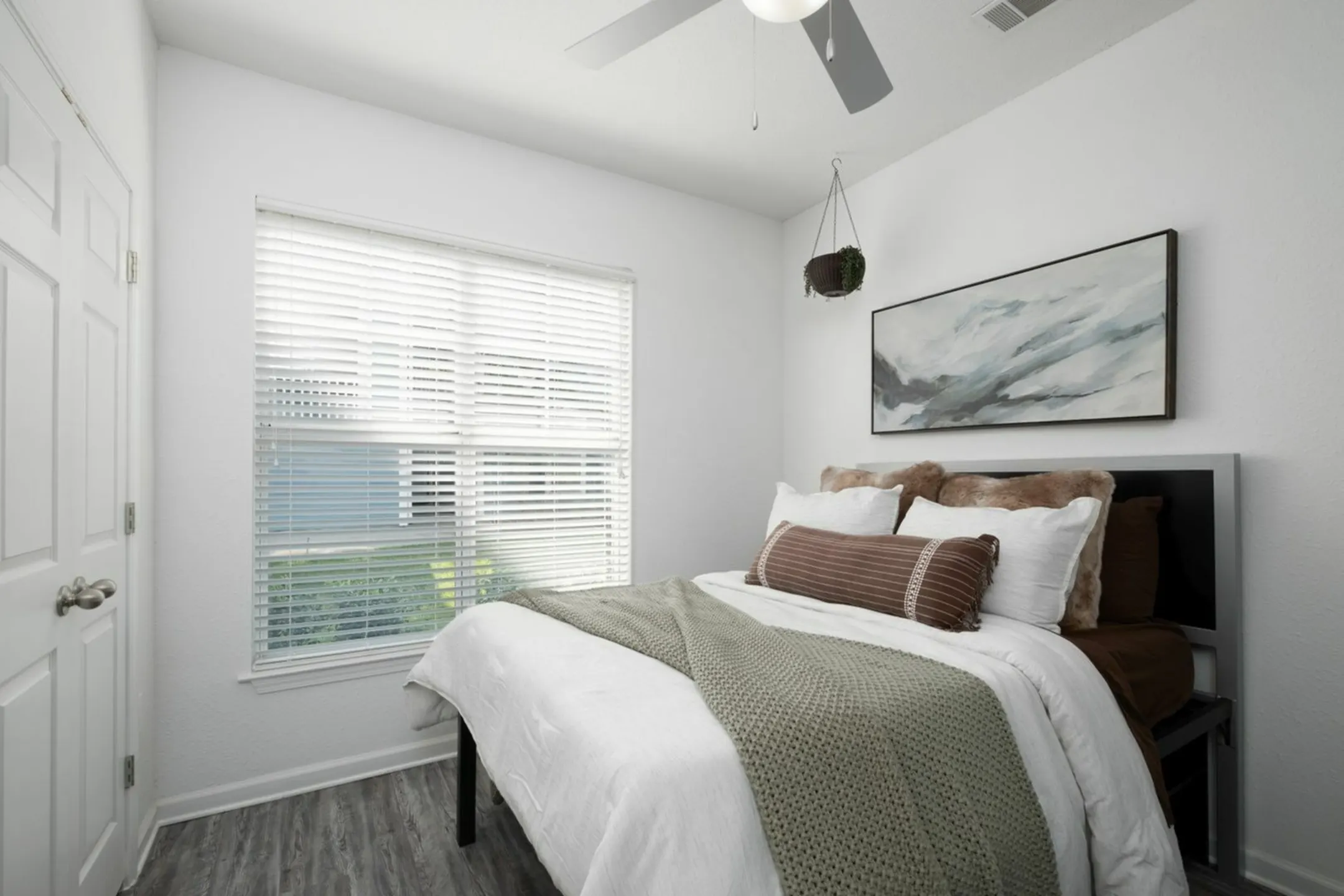 Gainesville Place Per Bed Lease Apartments Gainesville, FL 32608