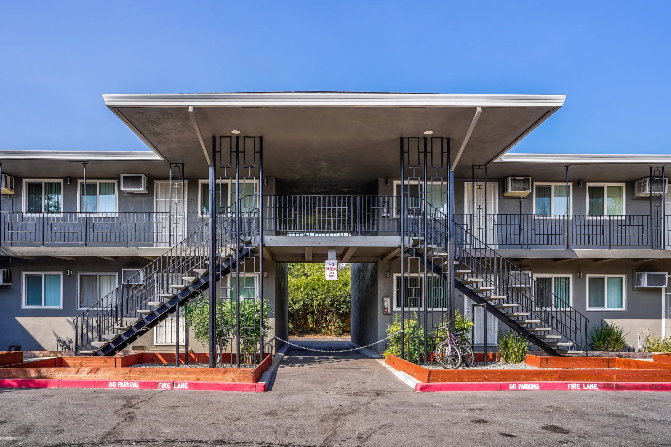 Building - Sur Apartments - Sacramento, CA