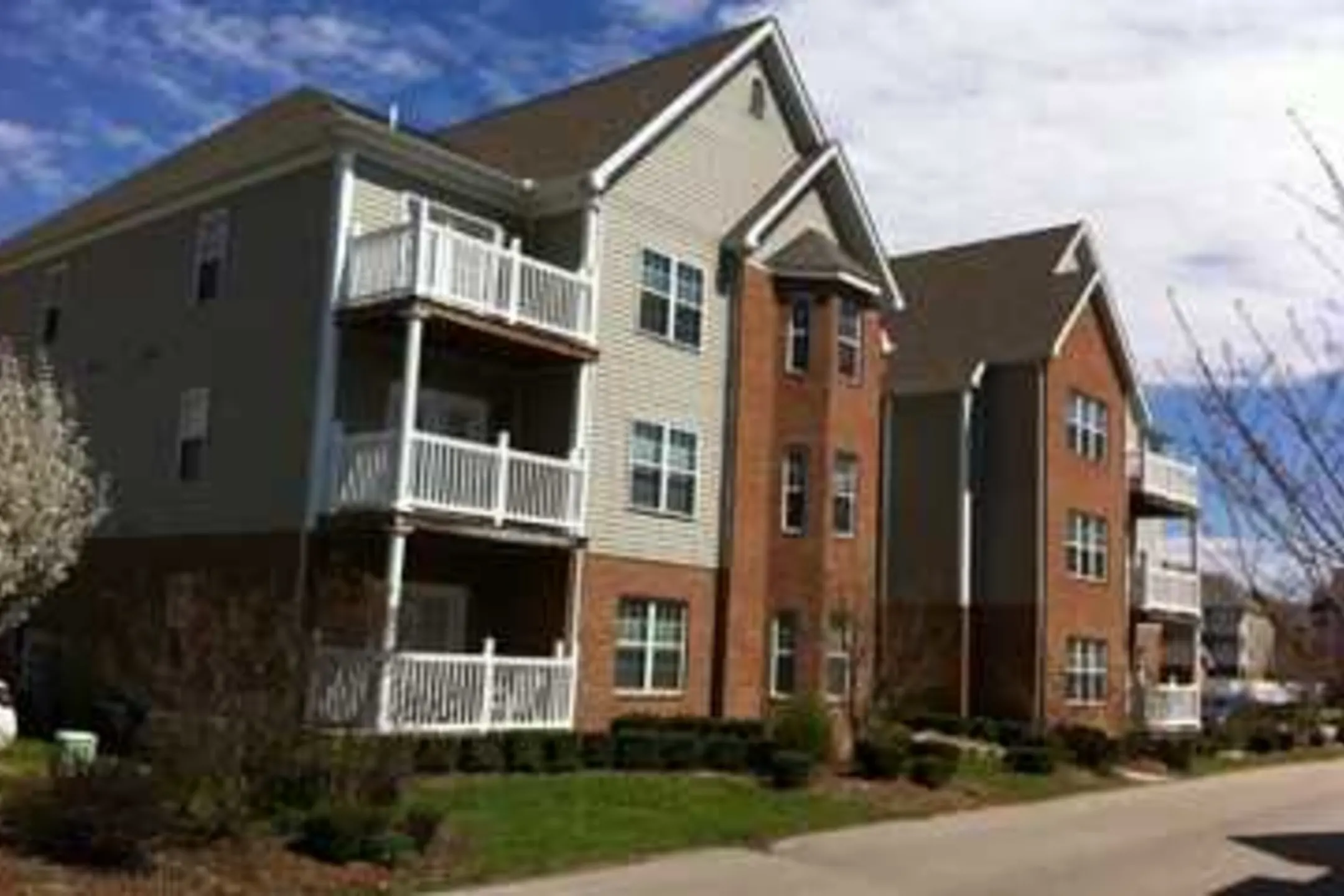 Waterford Village Apartments - Barboursville, Wv 25504