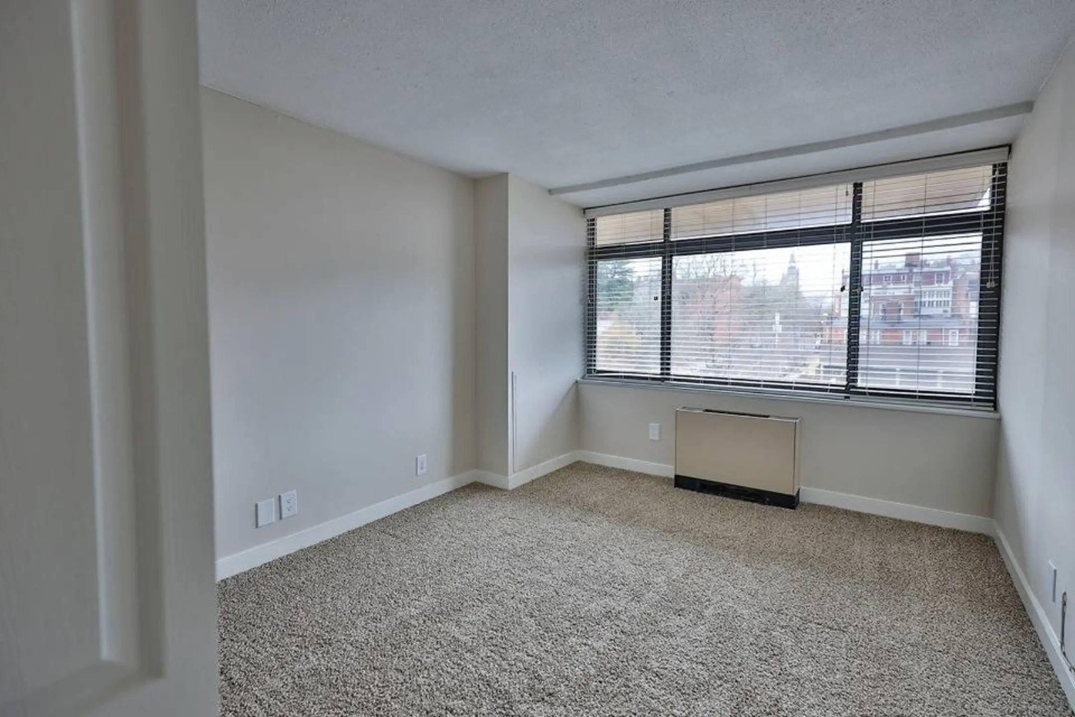 Living Room - ReNew Mt. Vernon - Baltimore, MD