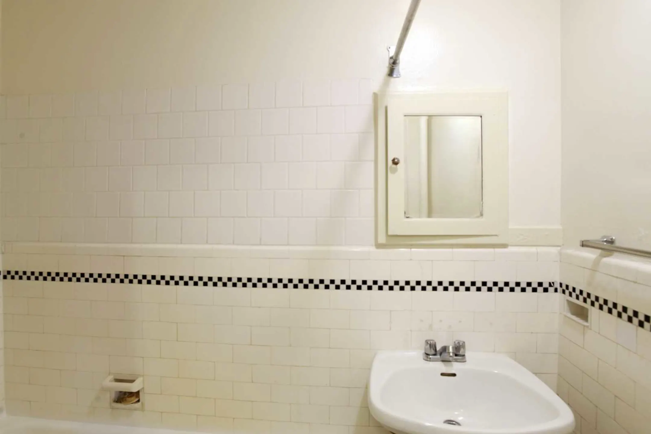 Bathroom - Round Hill Pacific Apartments - Denver, CO
