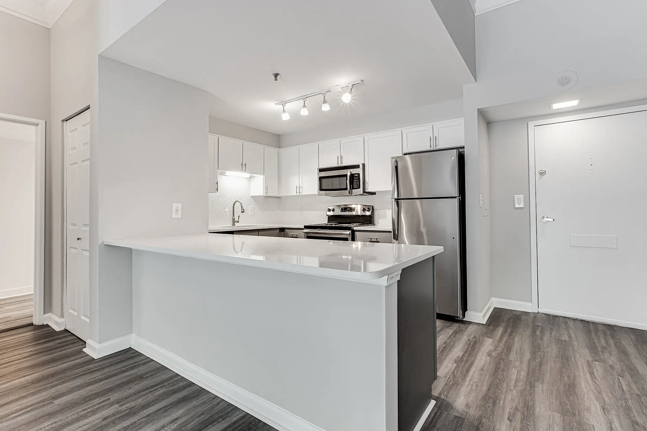 2460 Peachtree Apartments Atlanta, GA 30305