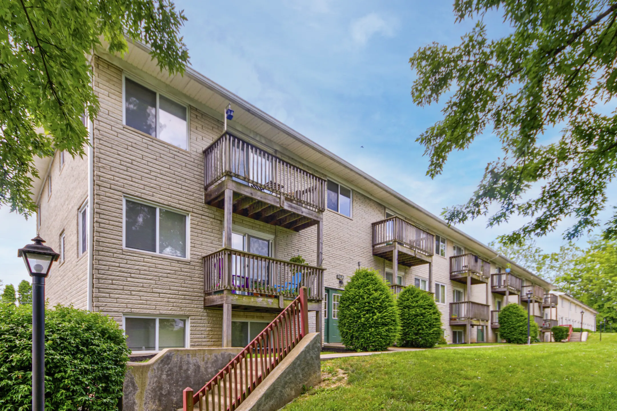 Heritage Apartments 1600 E Hillside Dr Bloomington, IN Apartments