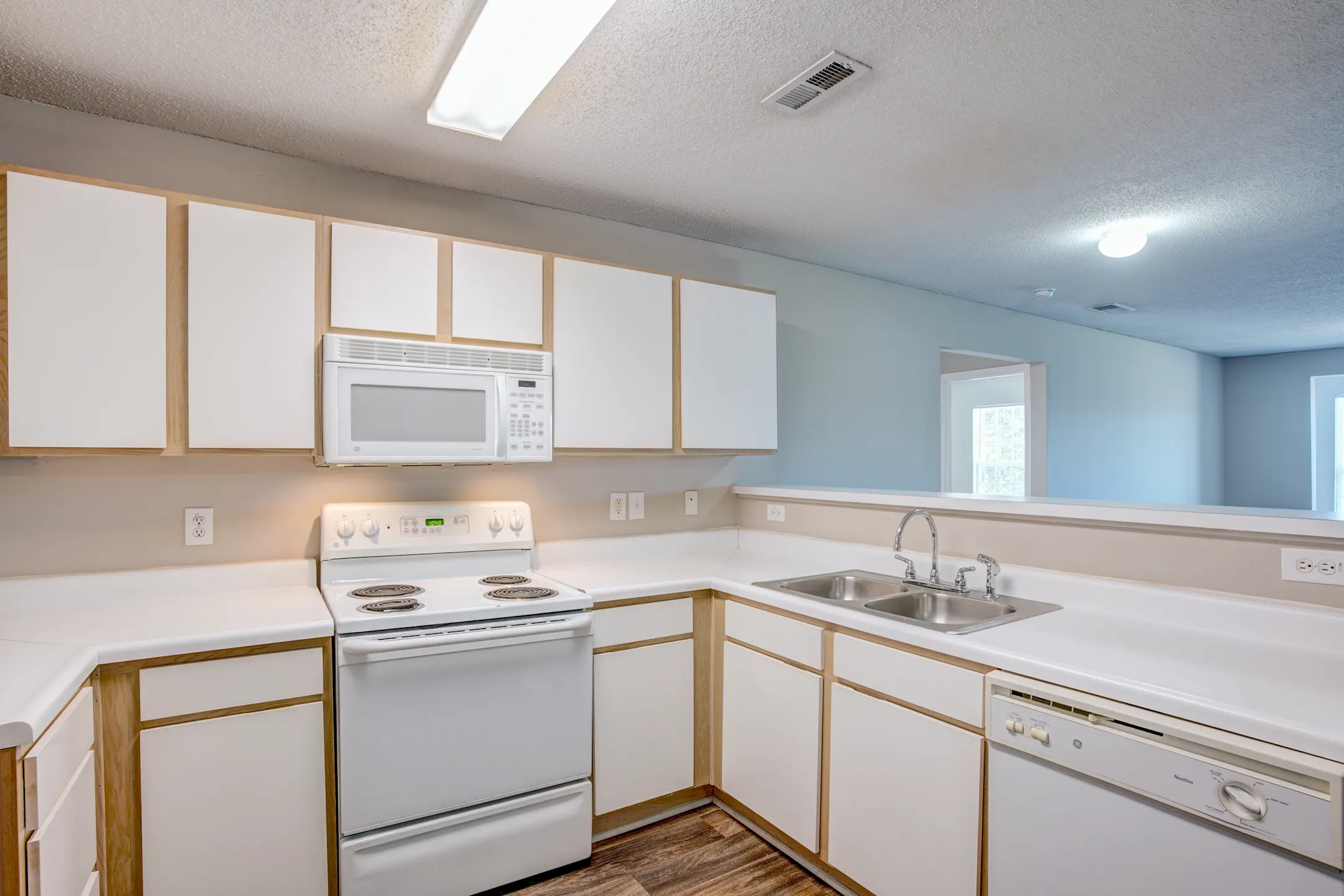 Legacy at Abbington Place 1025 Kensington Drive Jacksonville, NC