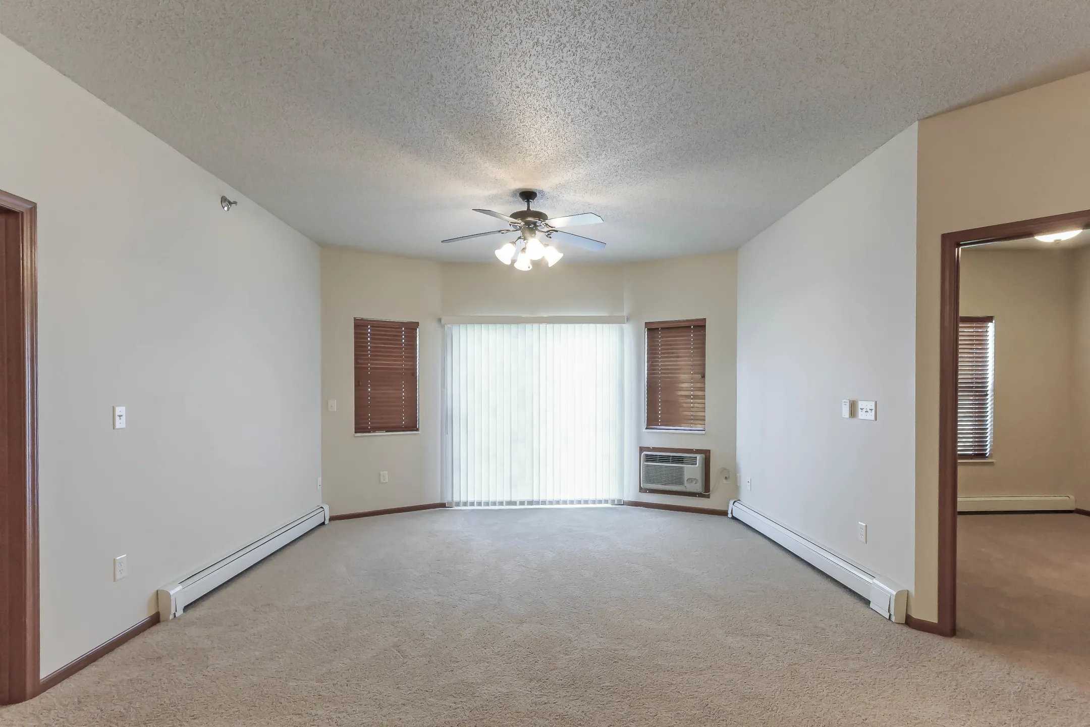 Living Room - HighPointe Apartments - Fargo, ND