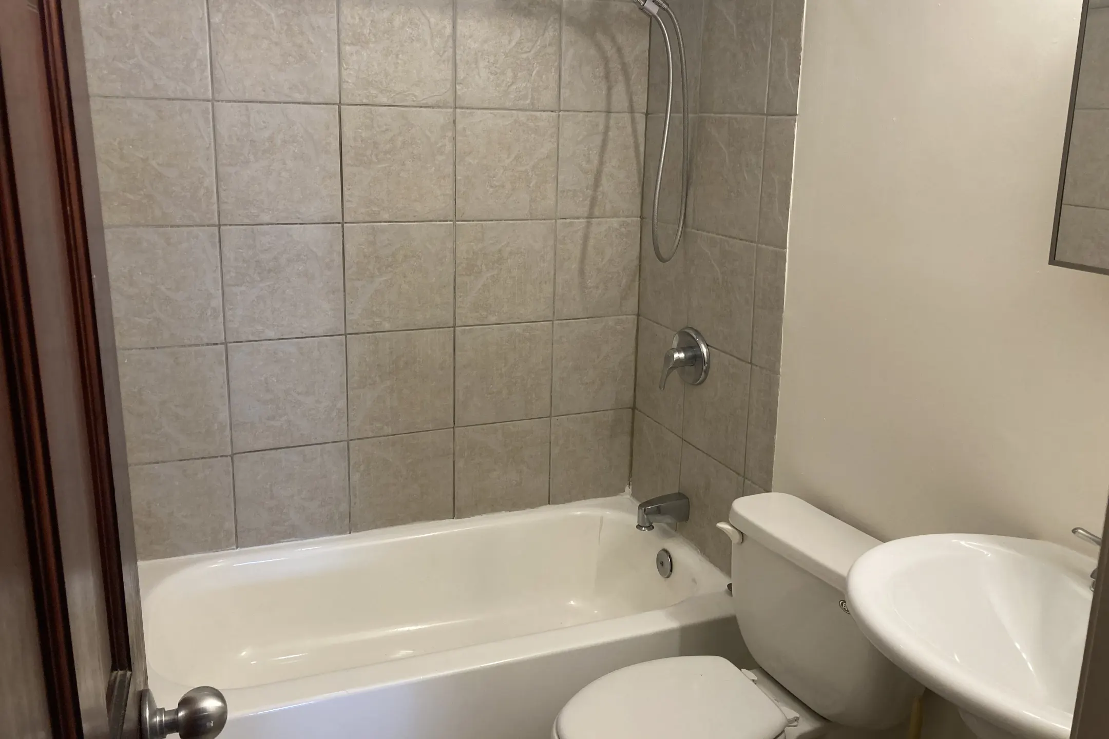 Bathroom - Mount Vernon Apartments - Baltimore, MD