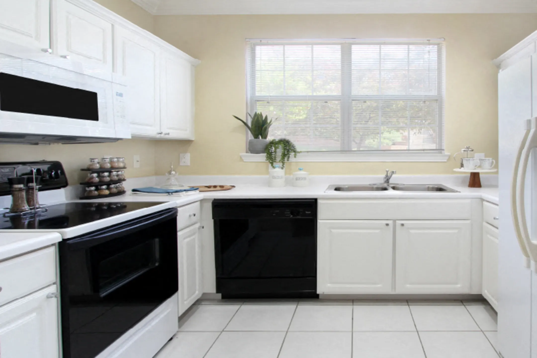 Saddlebrook Apartments Urbandale, IA 50322