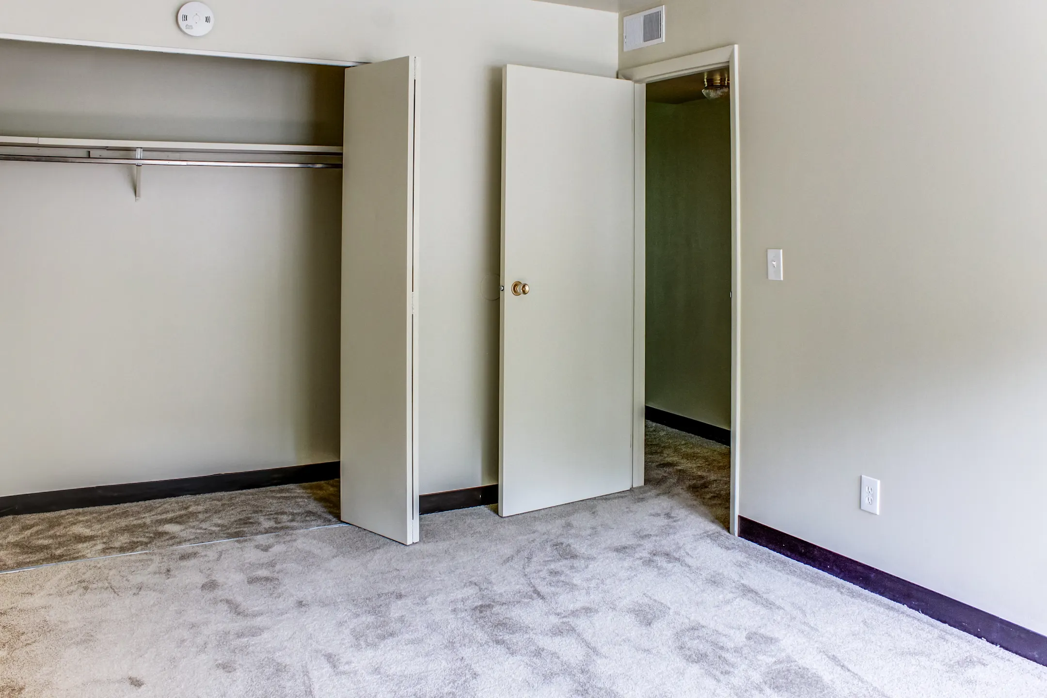 White Oak Farms 502 Riverview Dr White Oak, PA Apartments for Rent