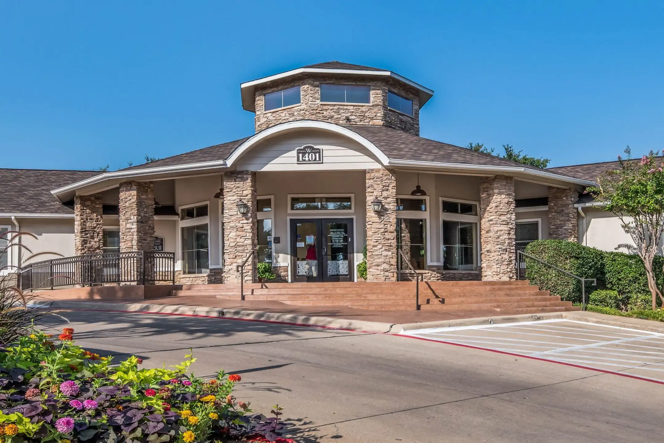 Building - Westdale Hills - Euless, TX