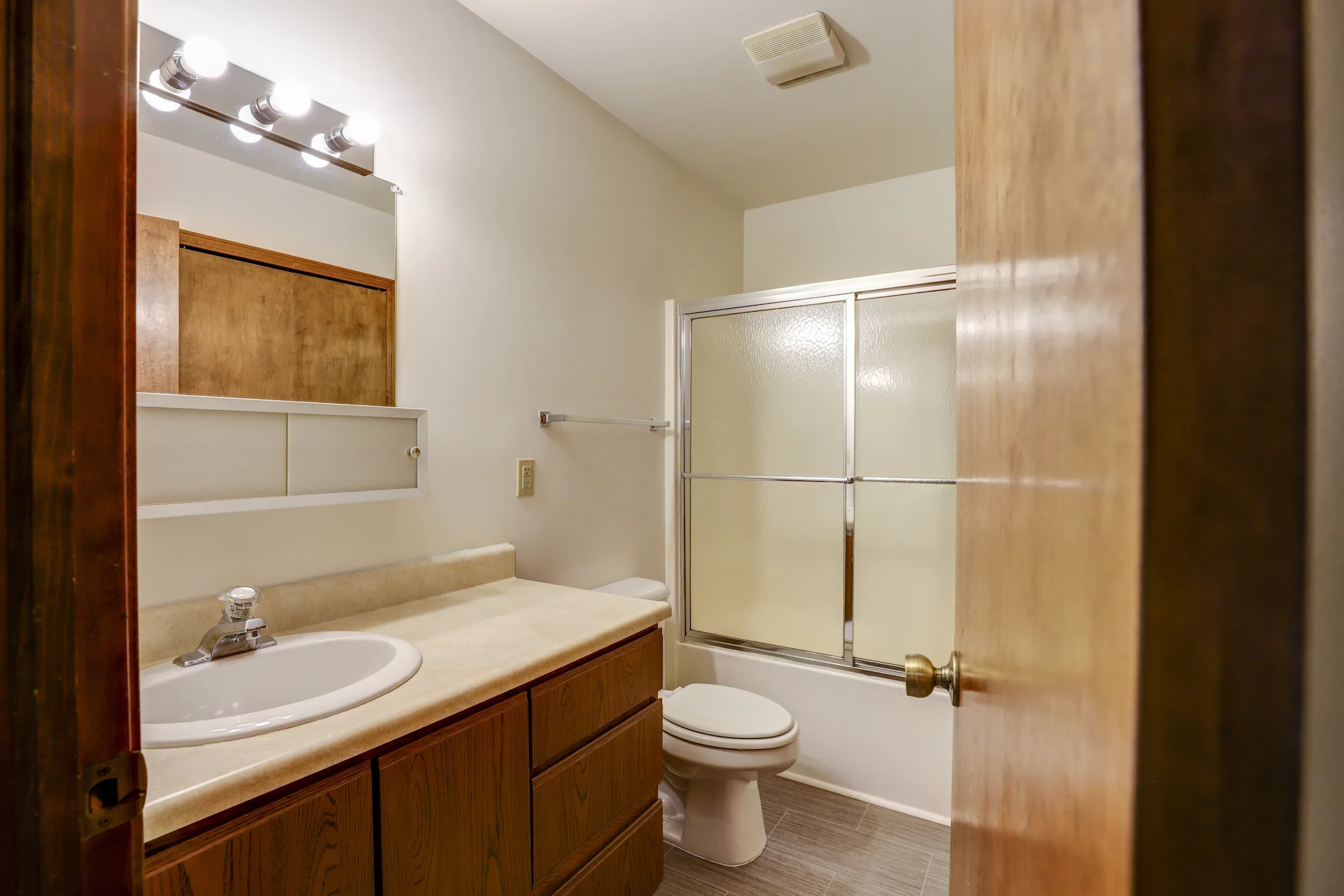 Silver Creek Apartments 11883 Silver Creek Dr Birch Run, MI