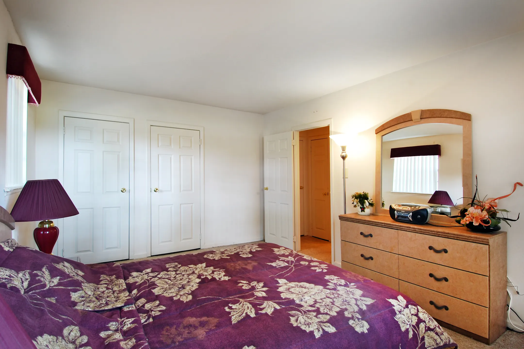 Colonial Gardens Apartments Morrisville, PA 19067