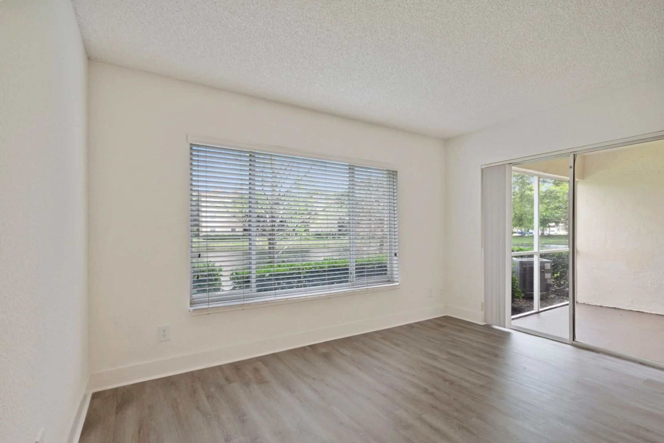 Lakepointe at Jacaranda Apartments - Plantation, FL