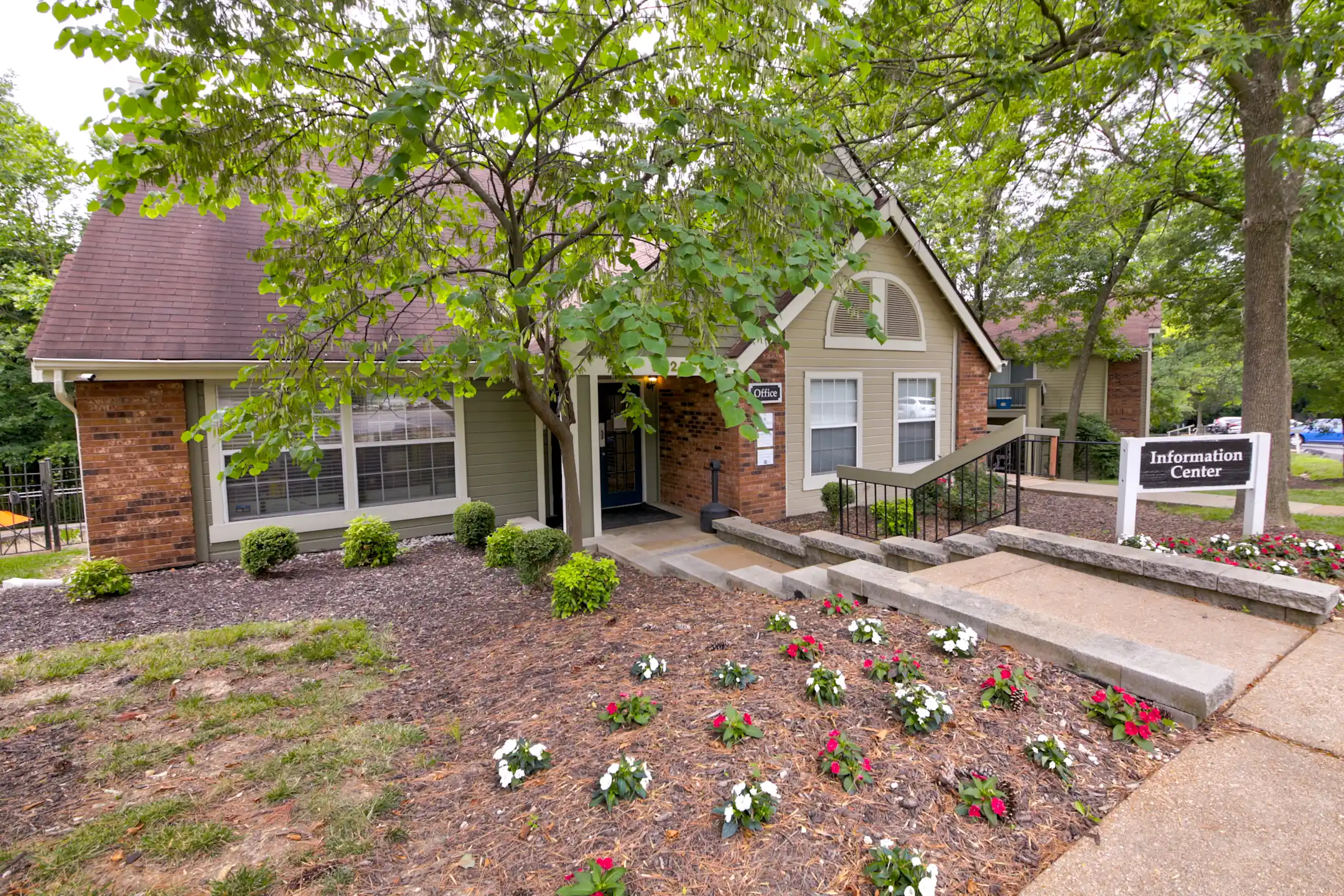 Hunter's Ridge Apartments Saint Louis, MO 63129