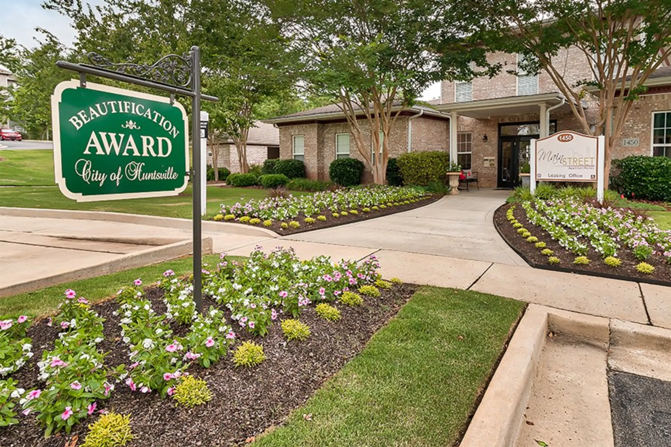Community Signage - Main Street Apartments - Huntsville, AL