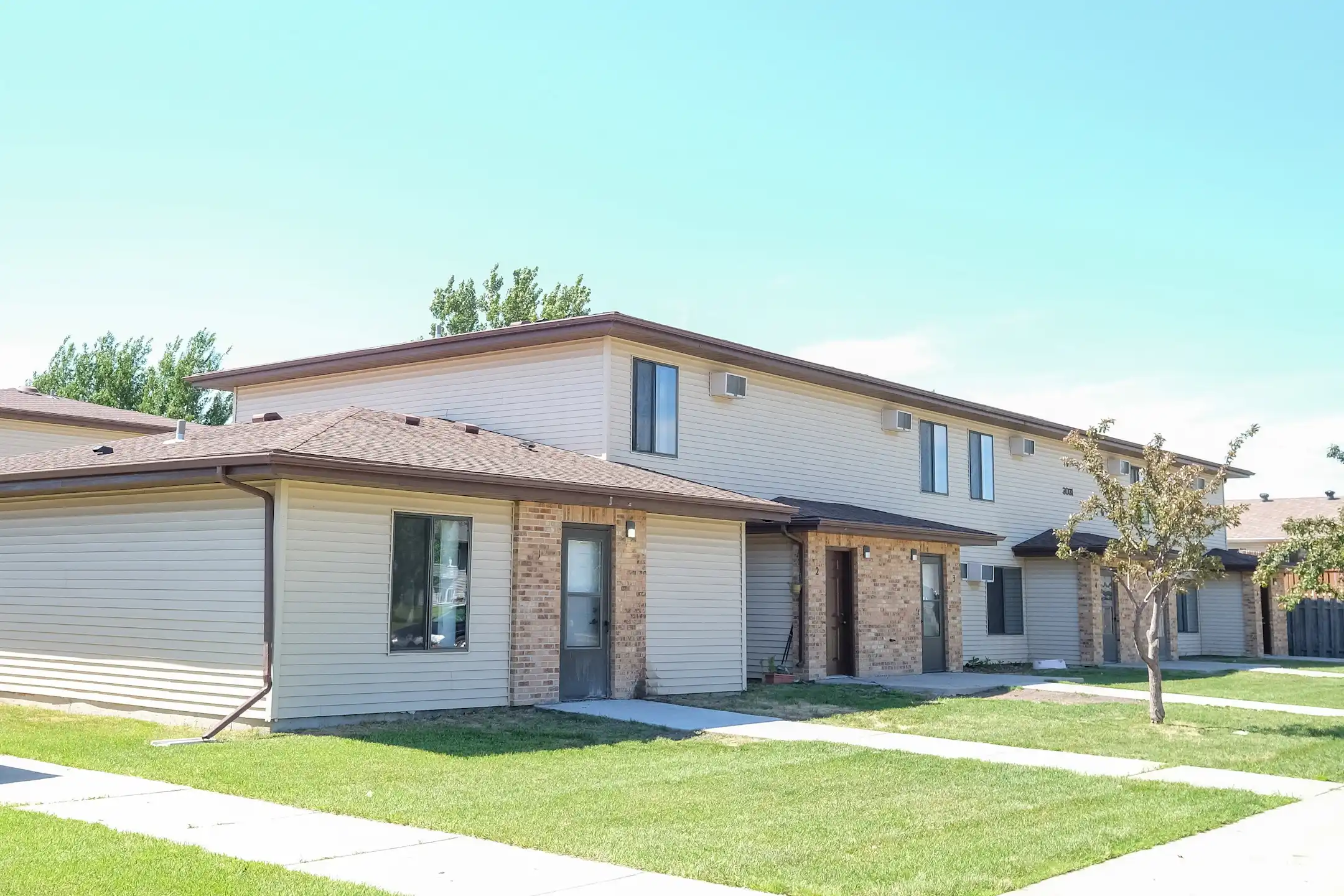 Hazelwood Townhomes 3031 33rd St S Fargo, ND Apartments for Rent